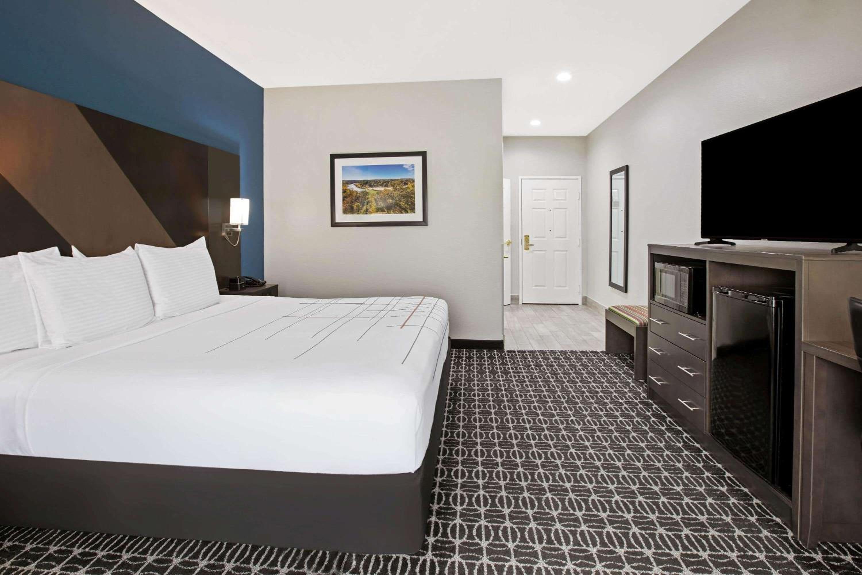 King Room - Mobility Access/Non-Smoking photo 3