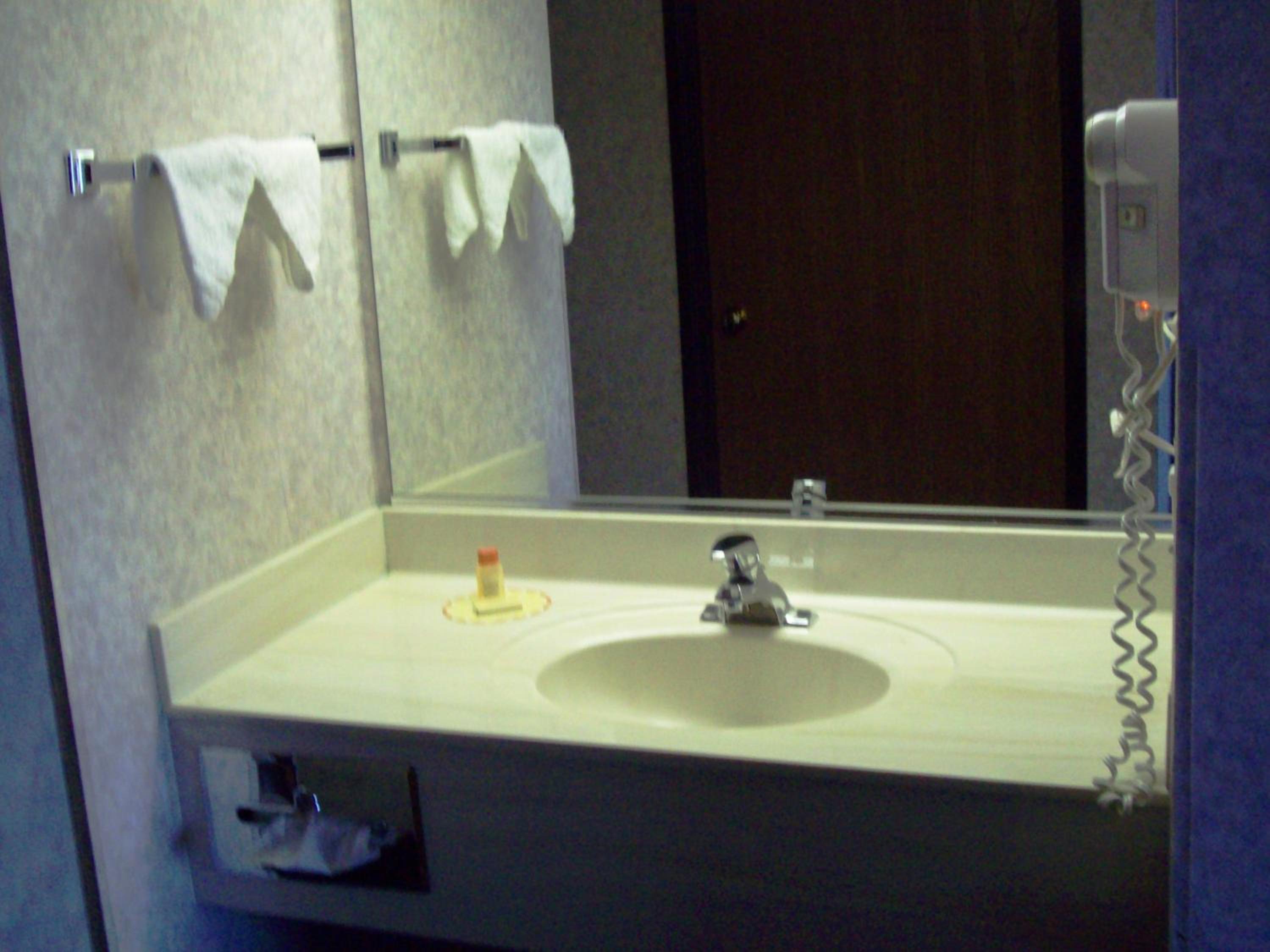 King Room - Non-Smoking - Photo 2