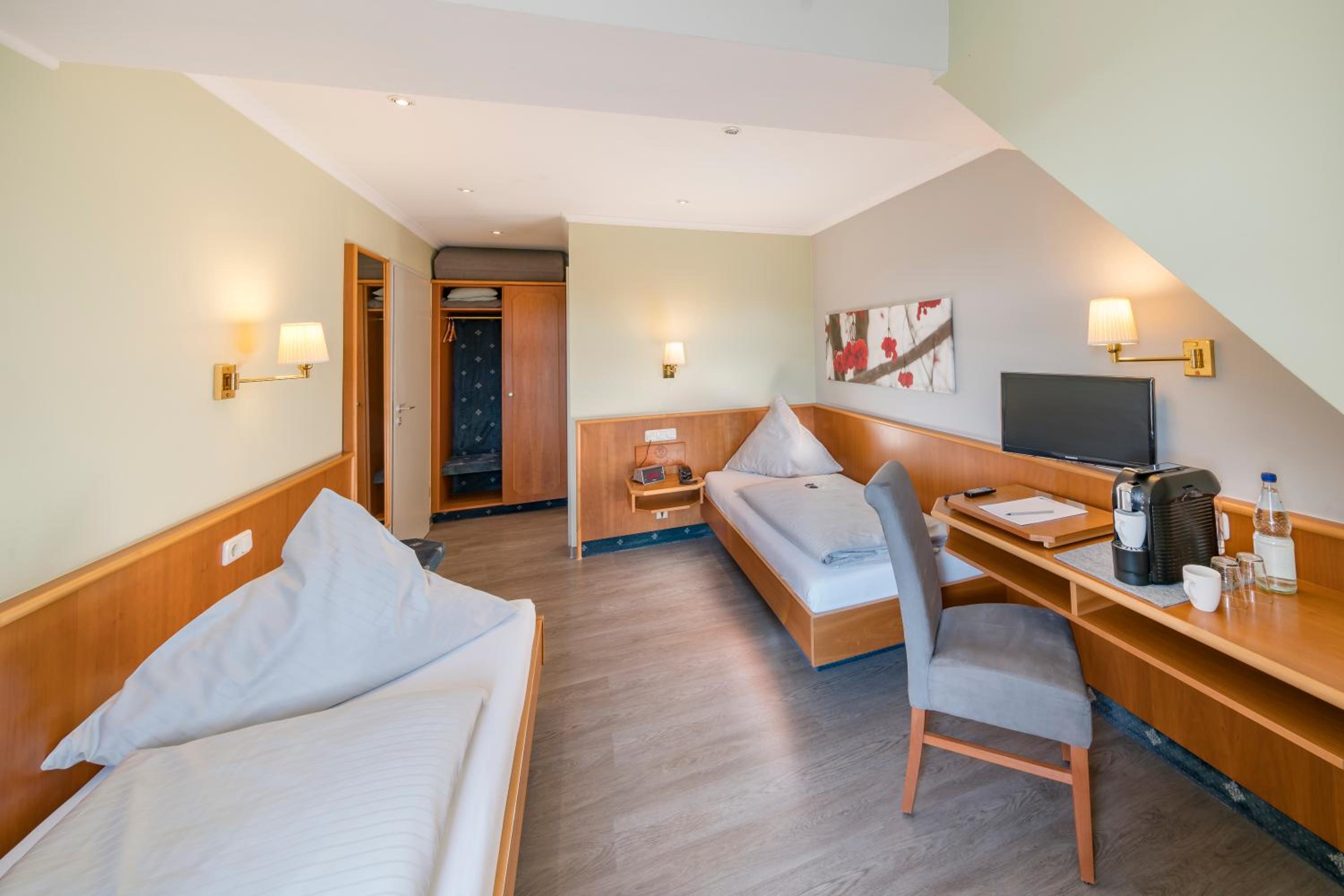 Comfort Twin Room - Photo 1
