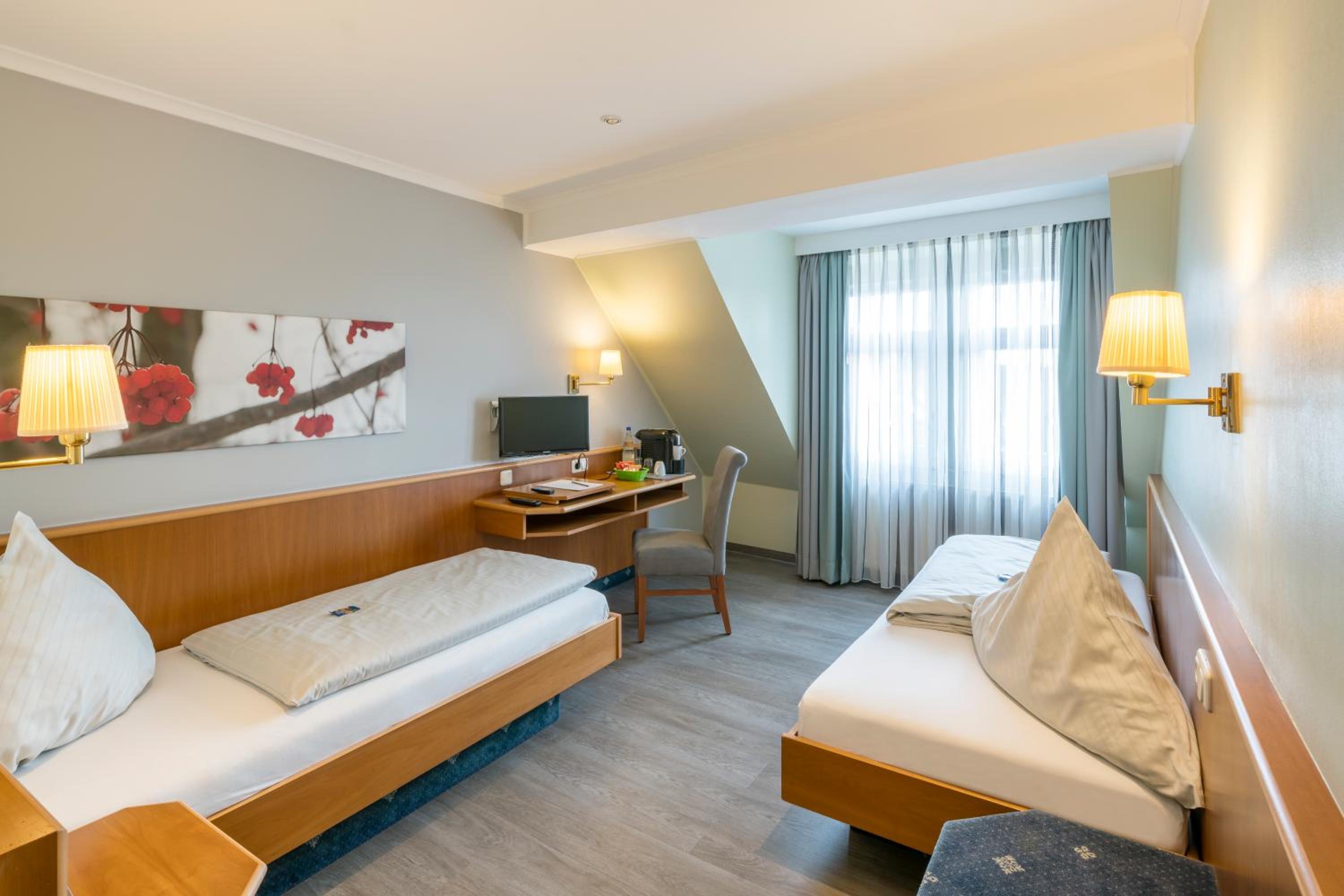 Comfort Twin Room - Photo 2