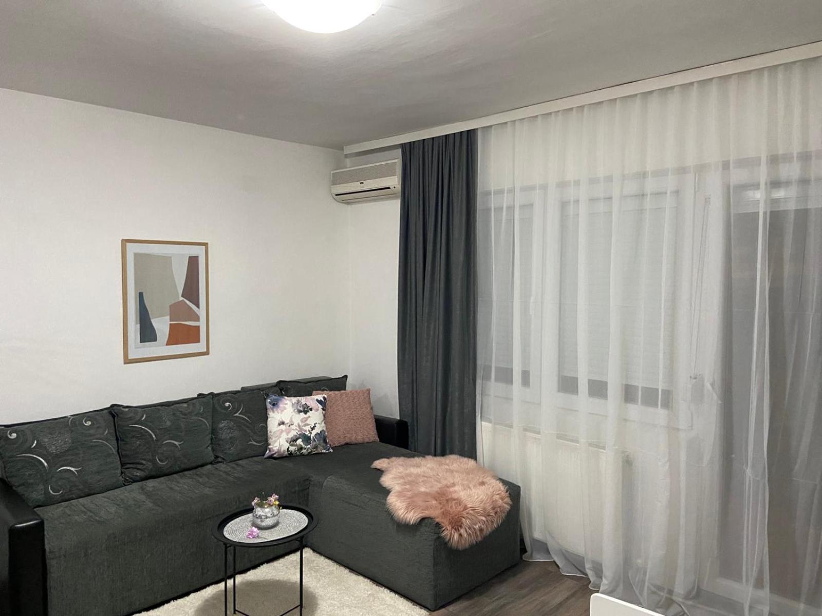 Apartment photo 2