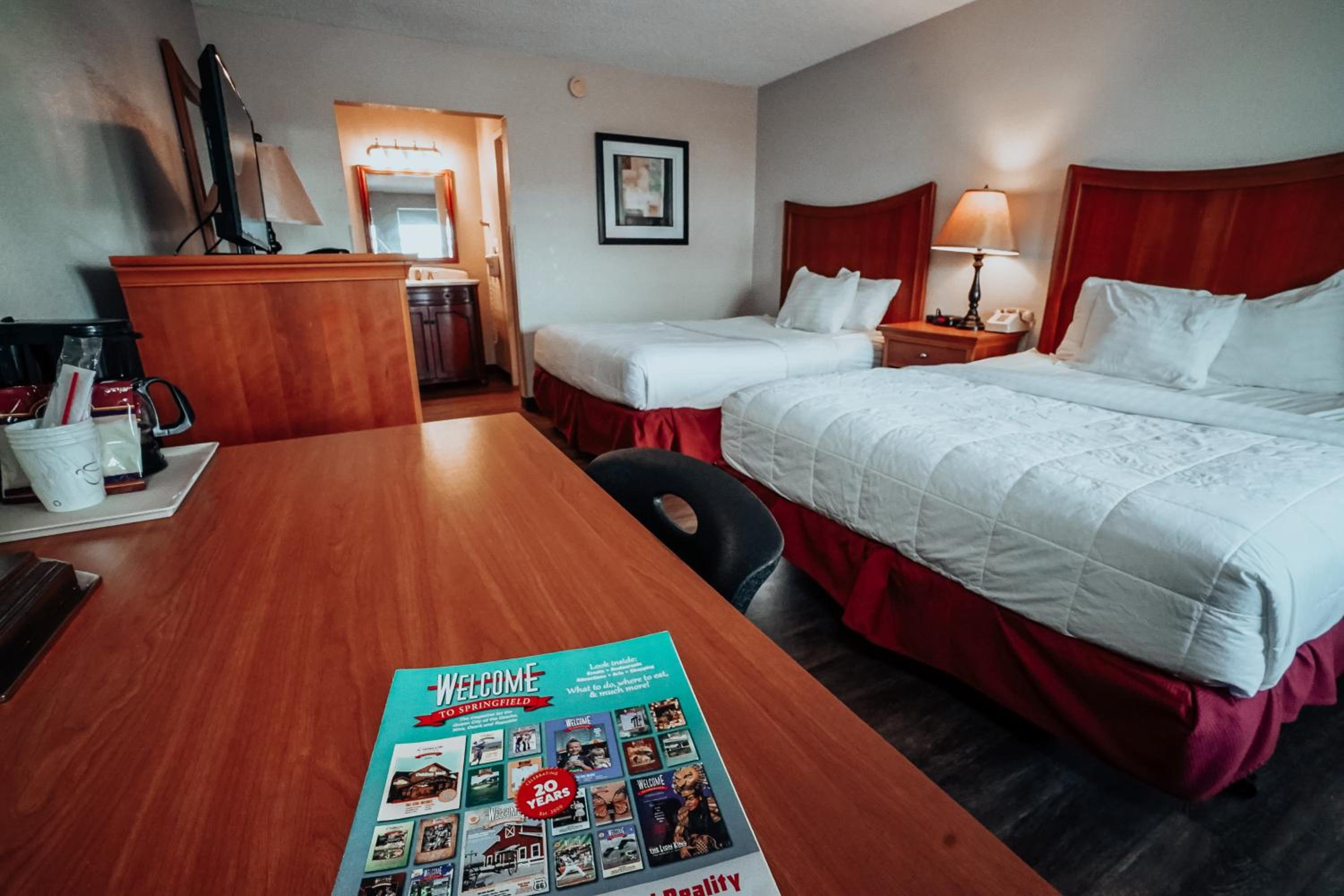 Queen Room With Two Queen Beds photo 3