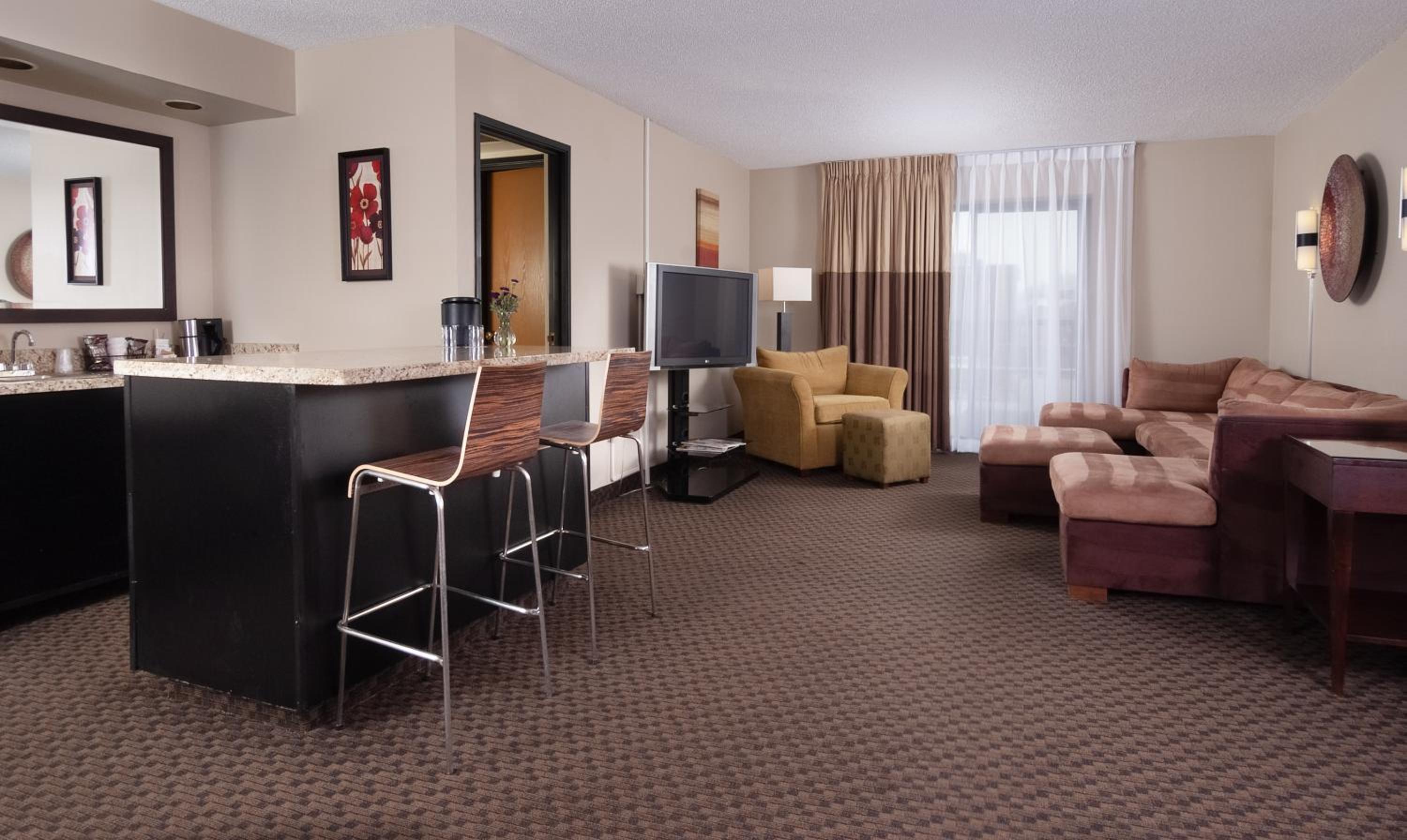 One-Bedroom Executive King Suite - Photo 1