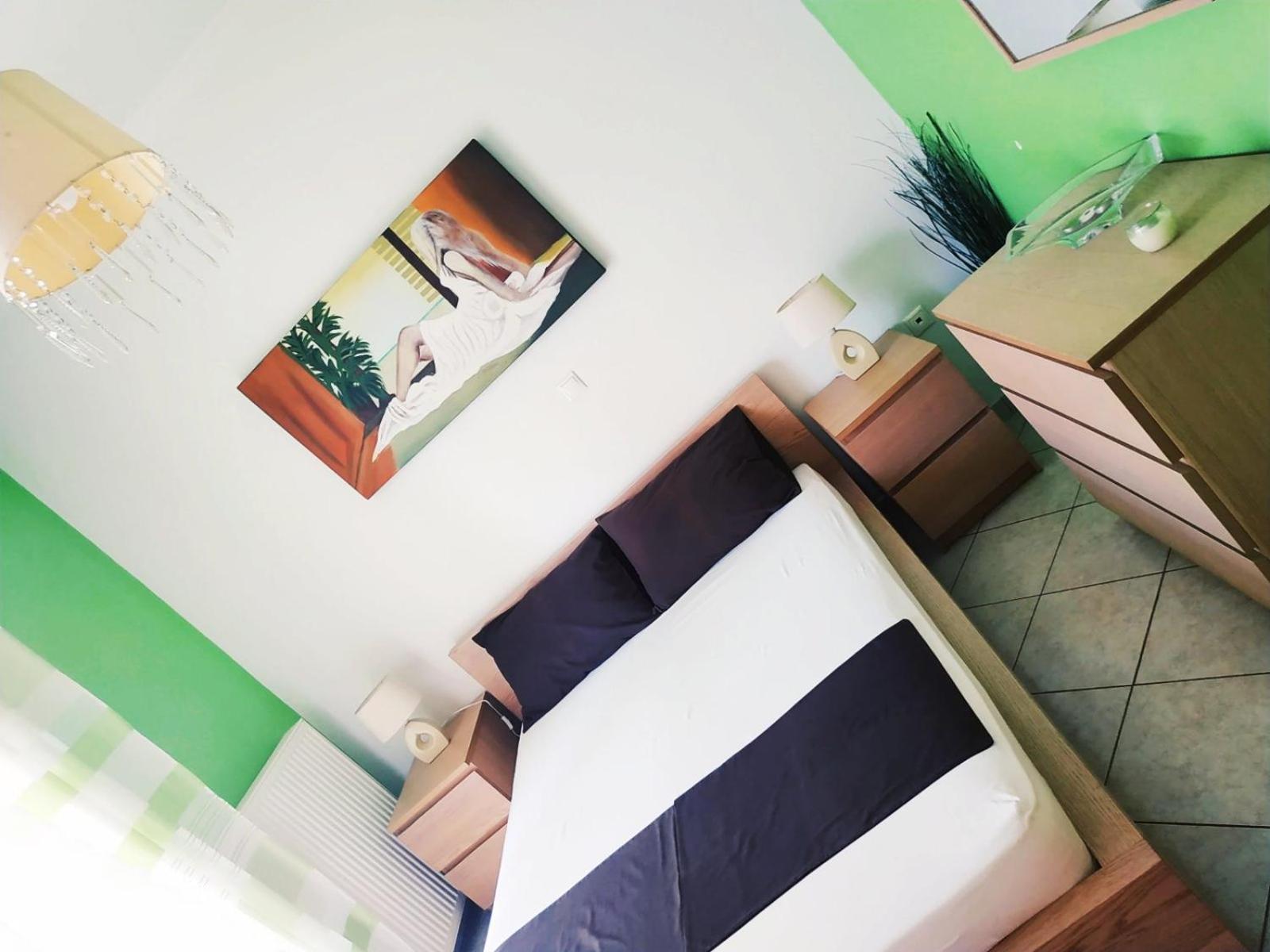 Three-Bedroom Apartment - Photo 20
