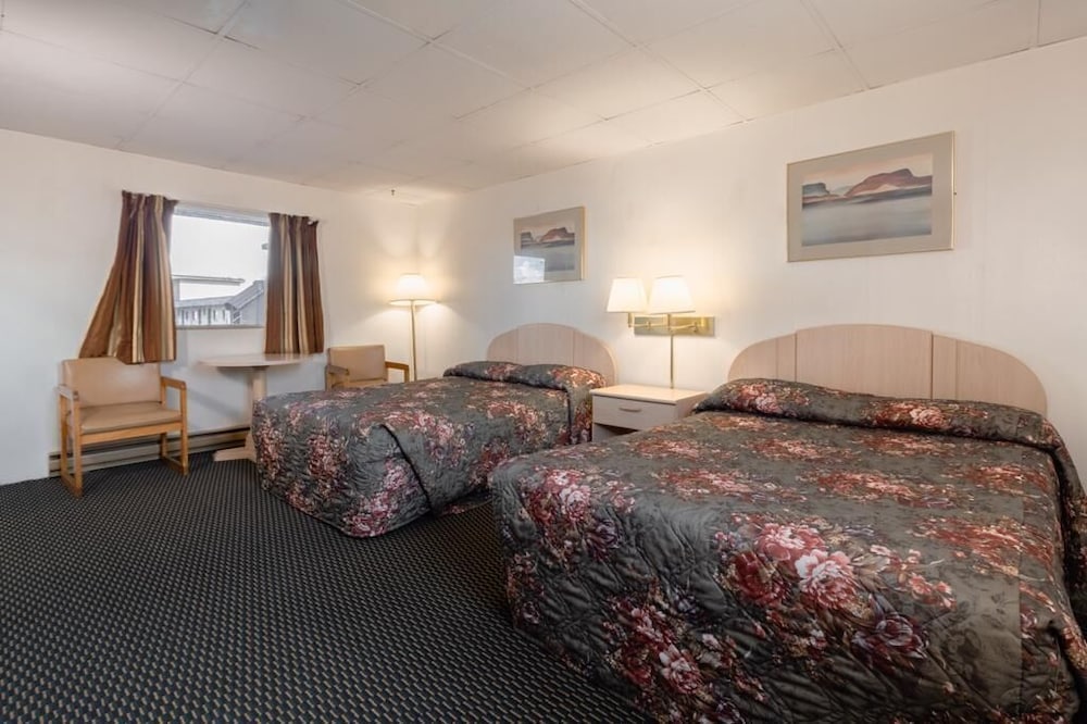 Room, 2 Double Beds, Smoking photo 1