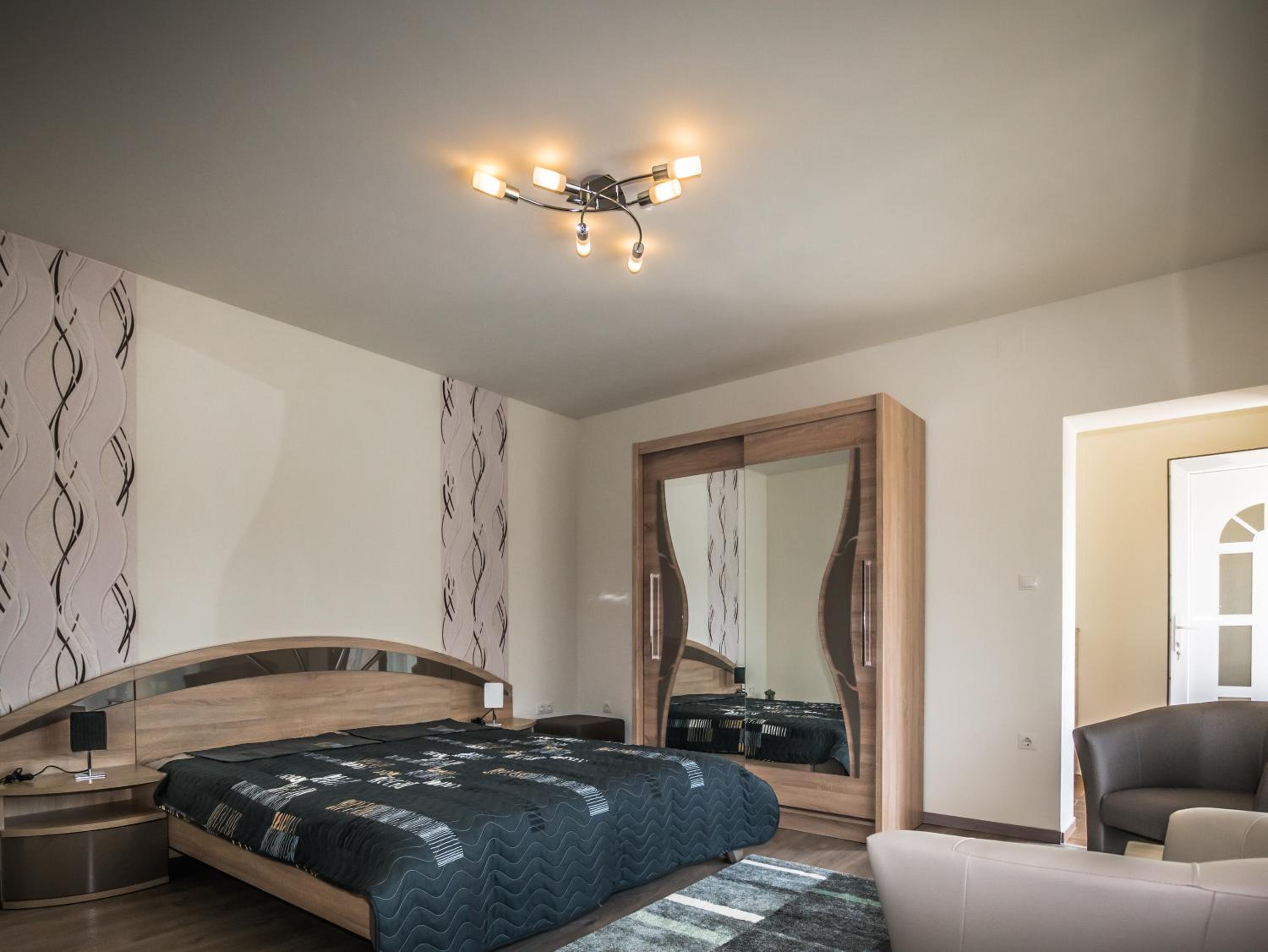 Studio Apartment photo 1