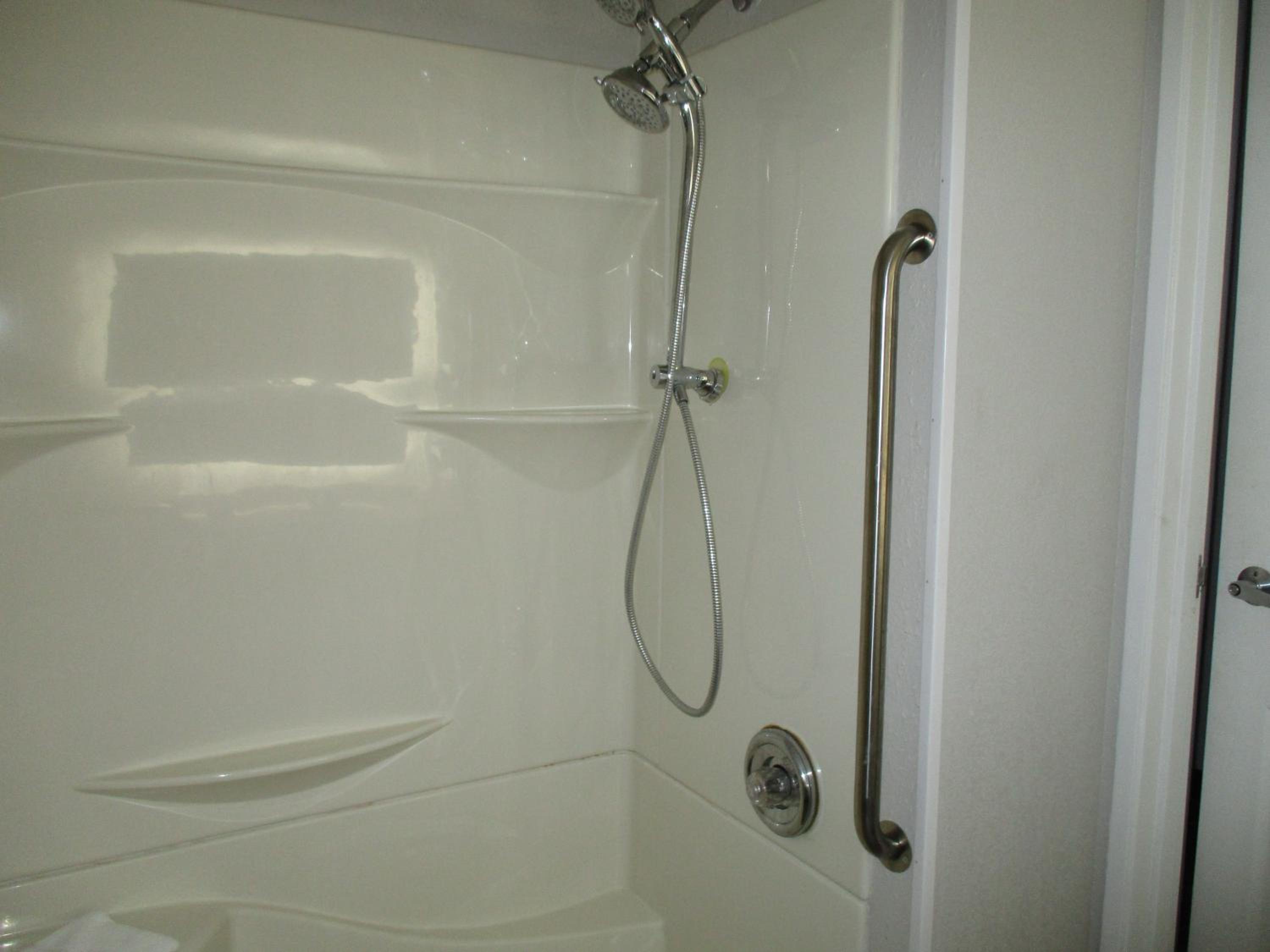 Double Room with Two Double Beds - Accessible/Non-Smoking - Photo 4