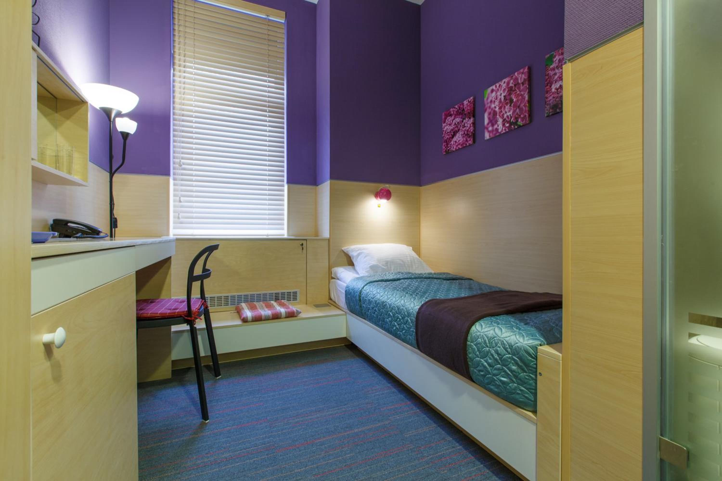 Business Twin Room photo 3
