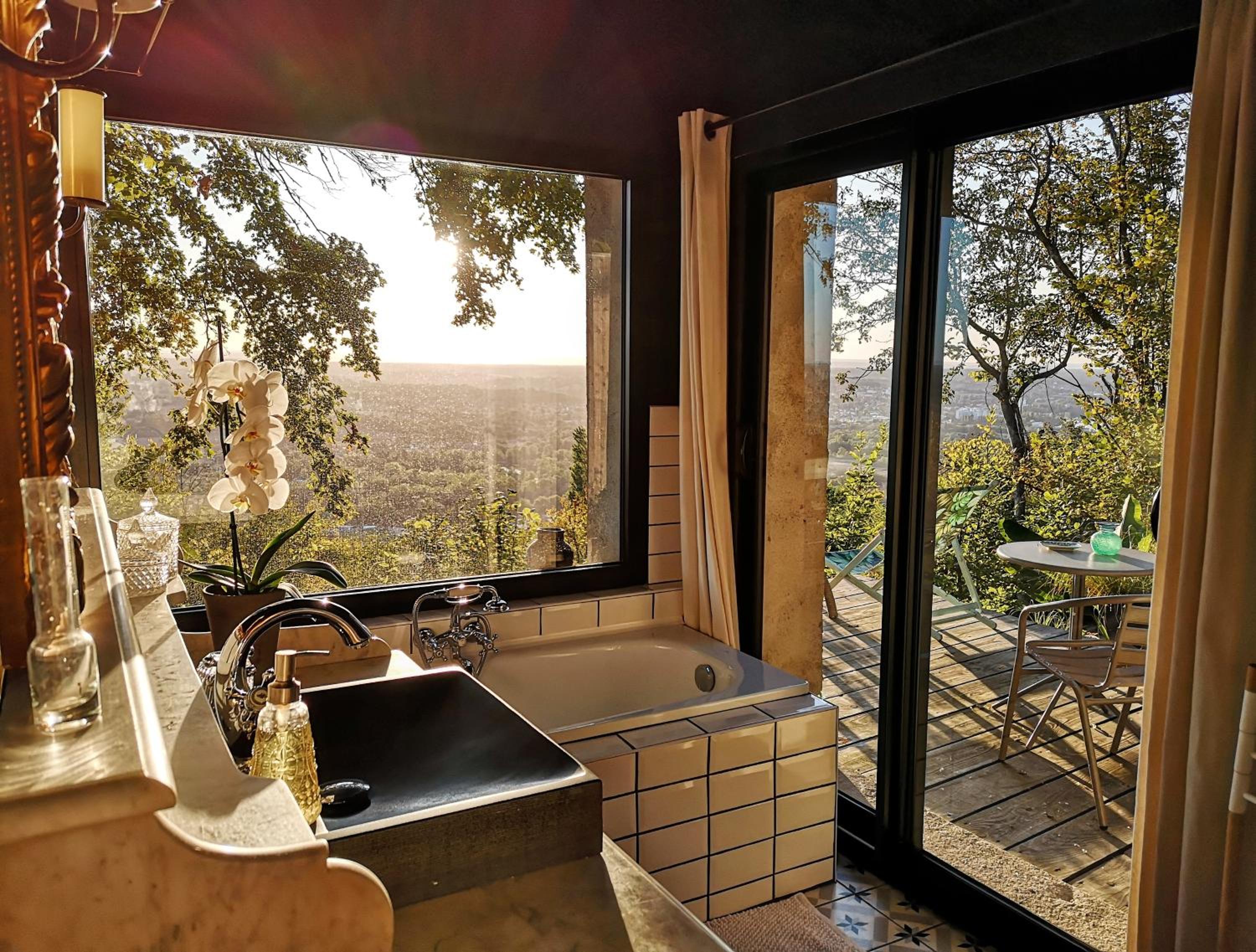 Studio with Mountain View