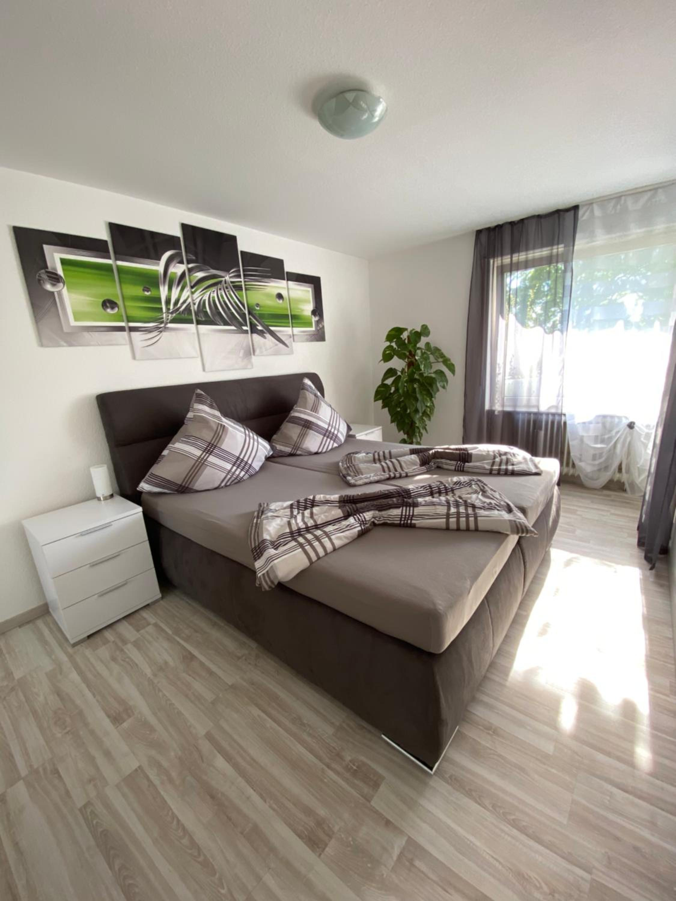 One-Bedroom Apartment - Photo 1