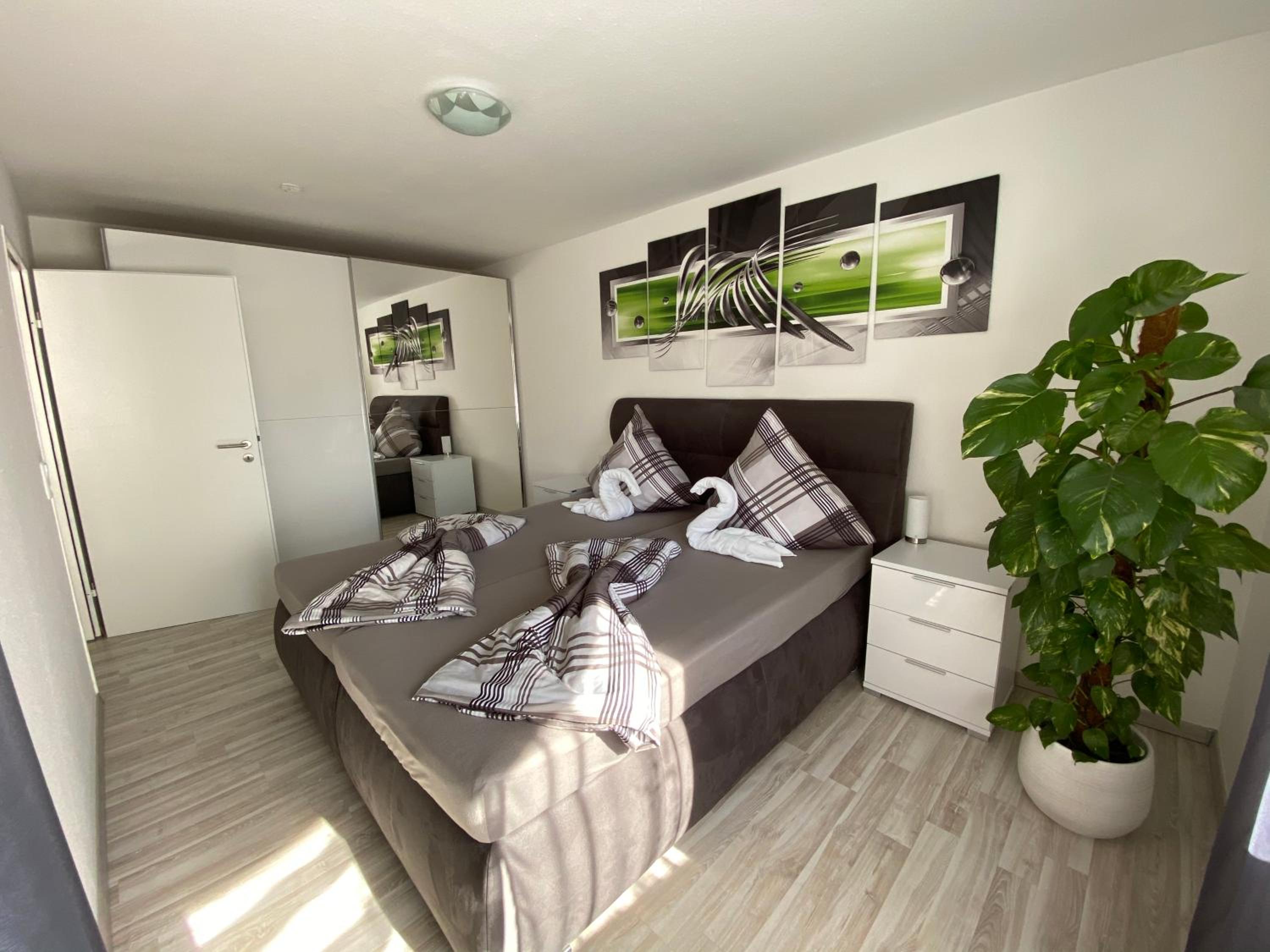 One-Bedroom Apartment - Photo 3
