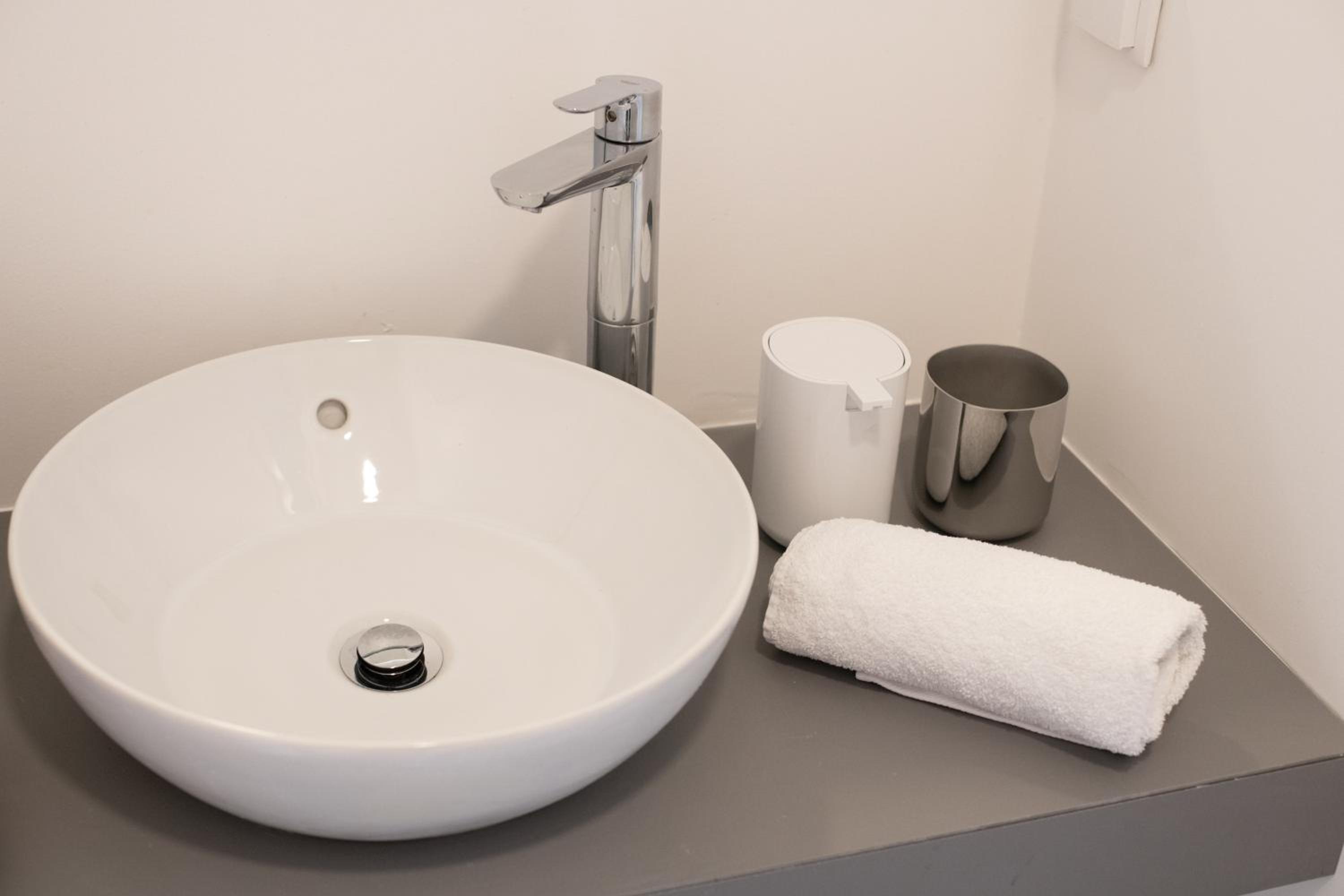 Studio Apartment - Photo 6