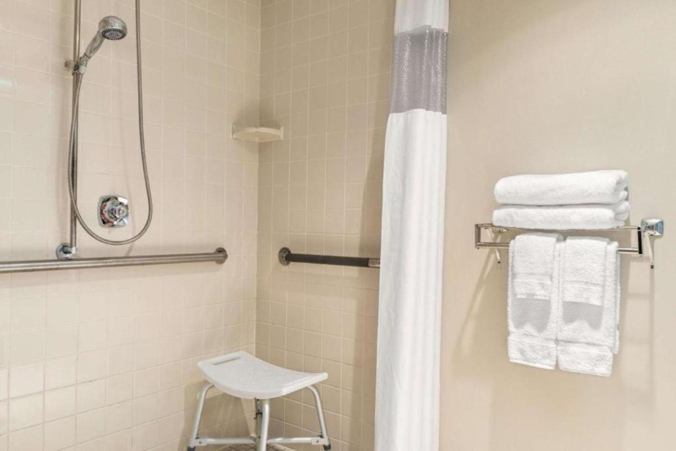 Queen Room - Disability Access/Non-Smoking - Photo 4