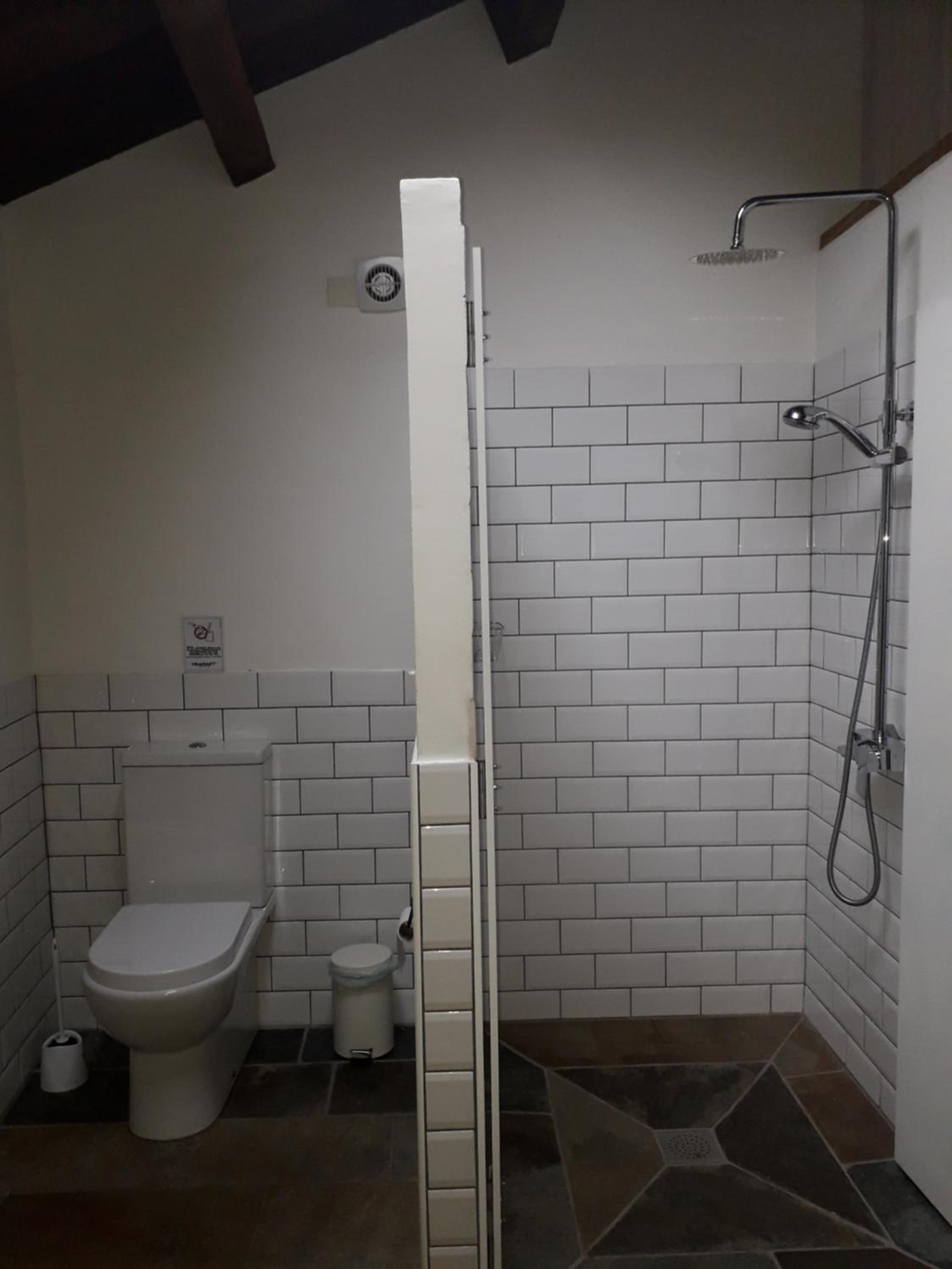 Quadruple Room with Private Bathroom photo 3