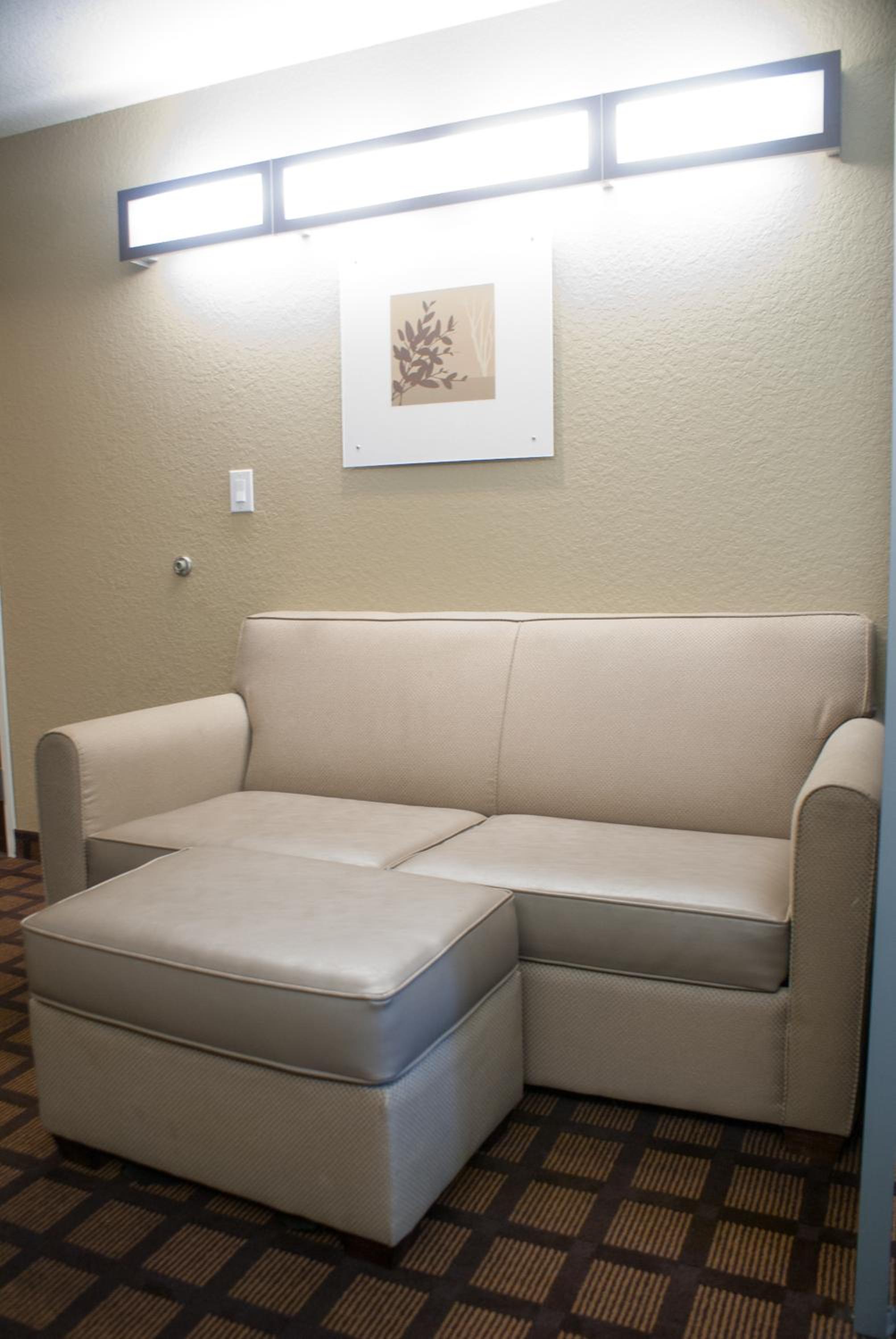 1 Queen Bed, Studio Suite, Non-Smoking  - Photo 9