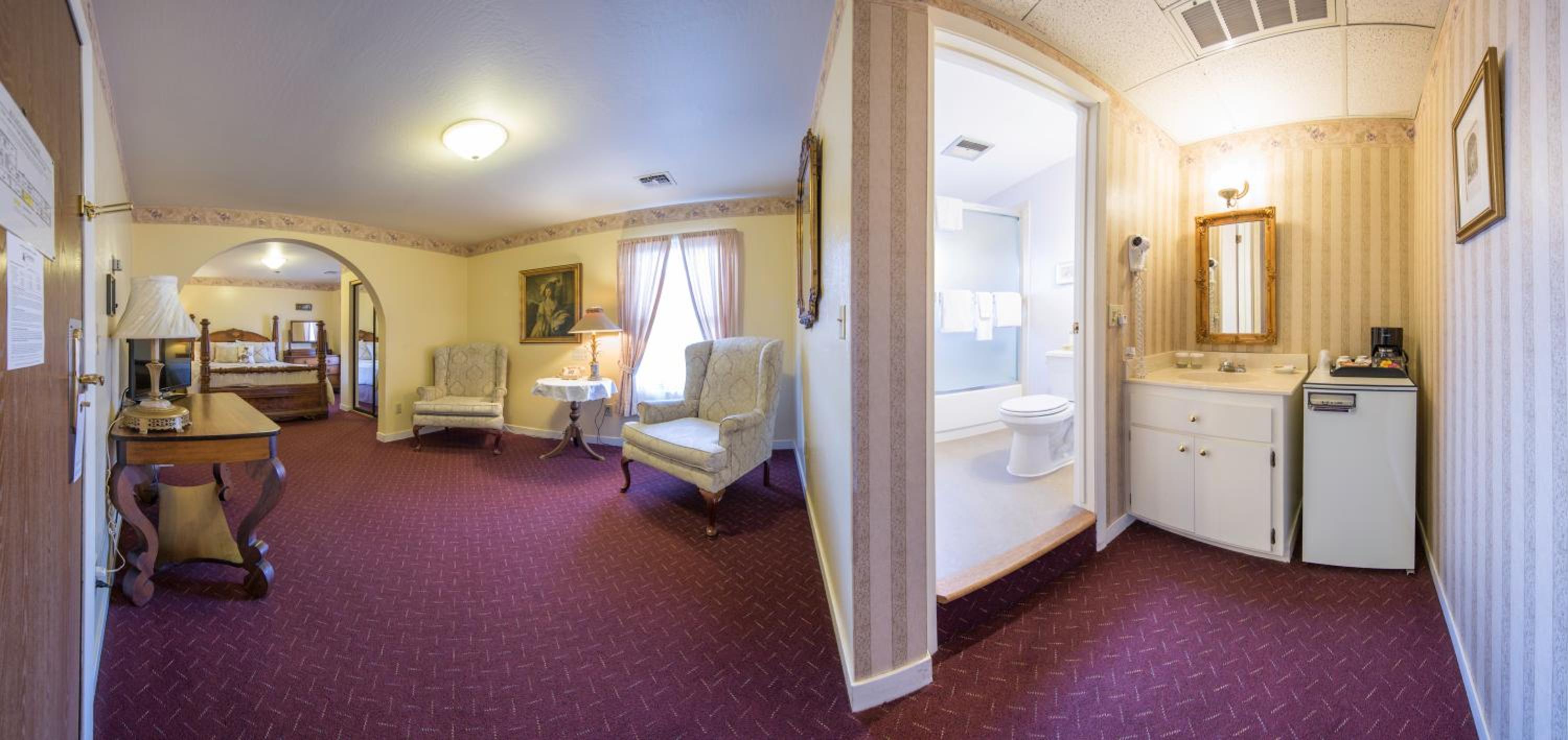 Deluxe Queen Room - Photo 2