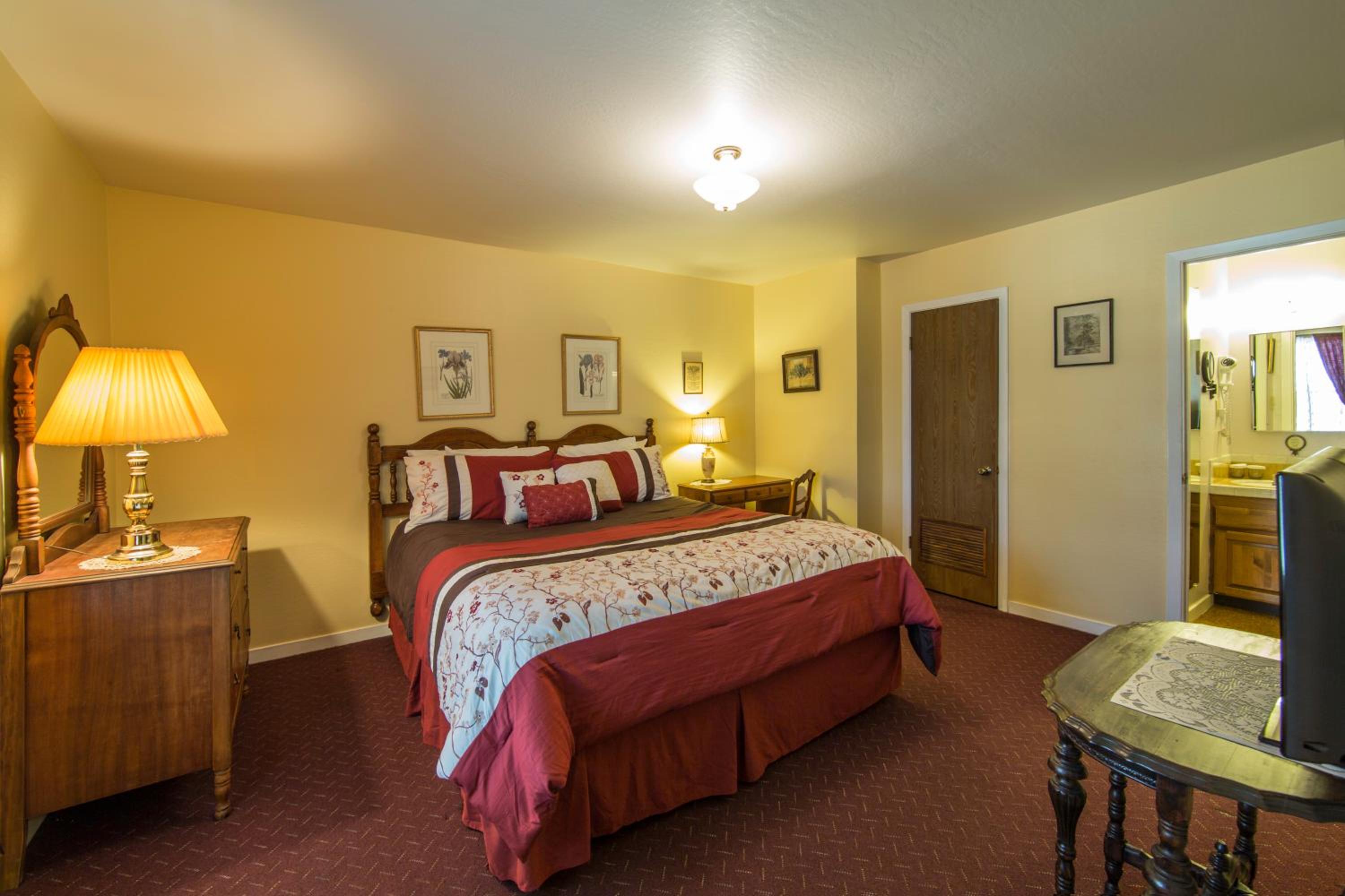 Family Two-Bedroom Suite - Photo 5