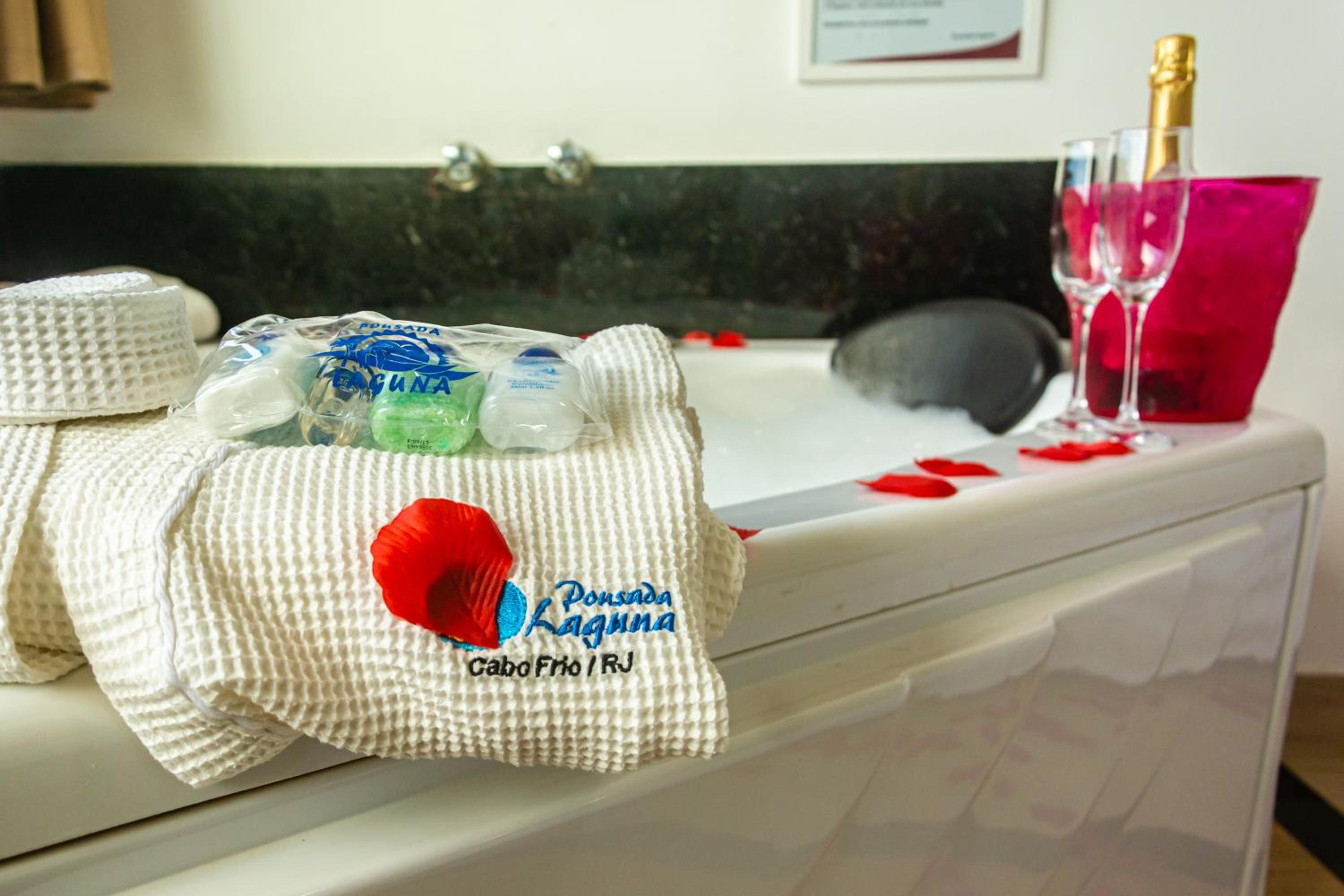 Deluxe Room with Ocean View and Hot Tub - Photo 2