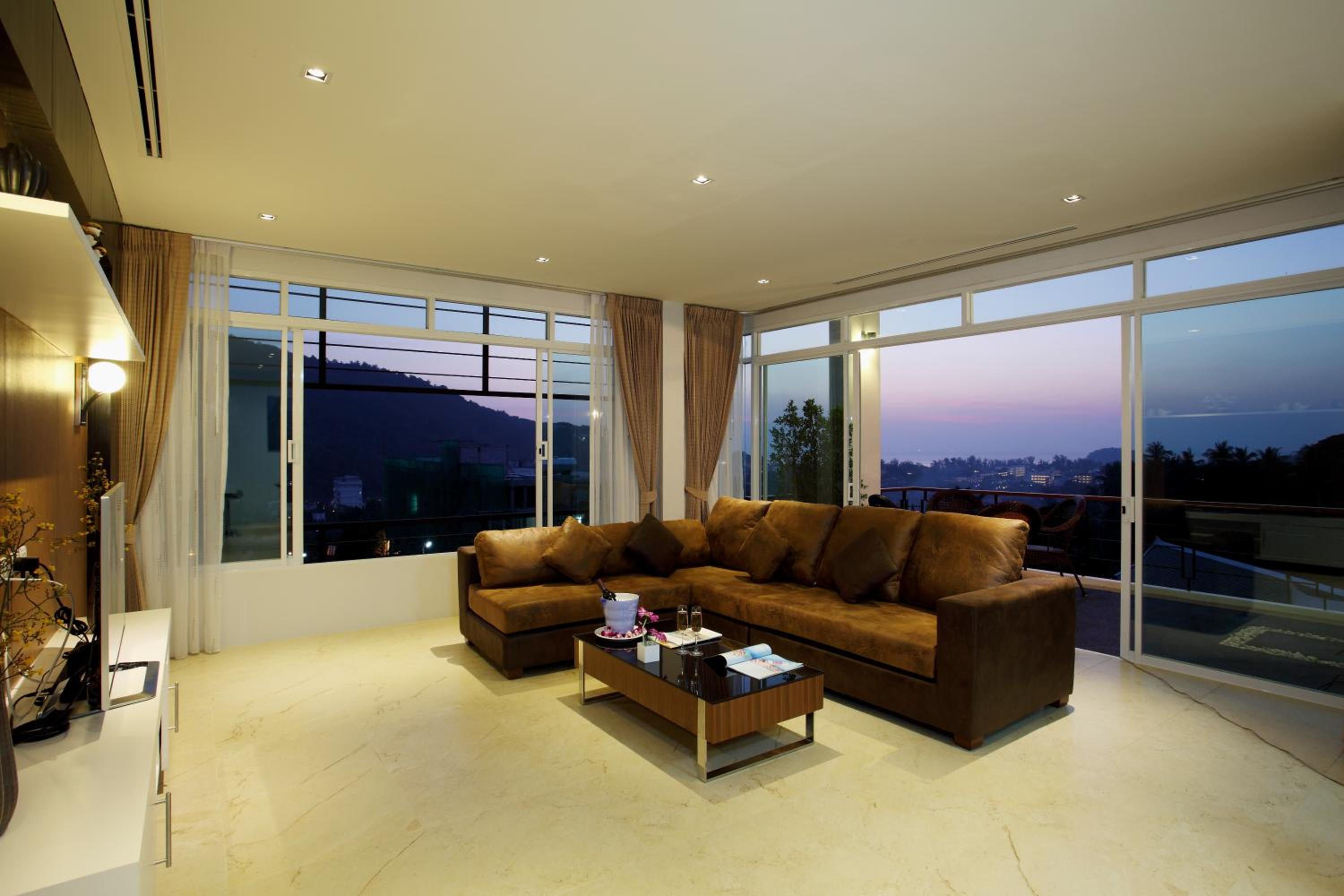 Three-Bedroom Modern Style Villa with Private Pool photo 3