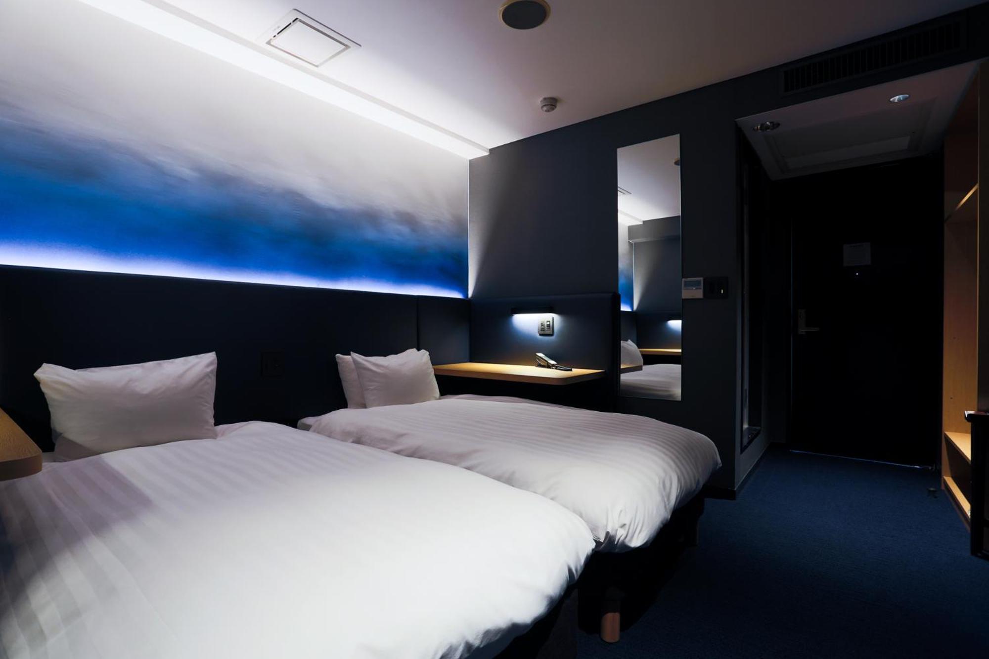 Twin Room - Non-Smoking photo 2