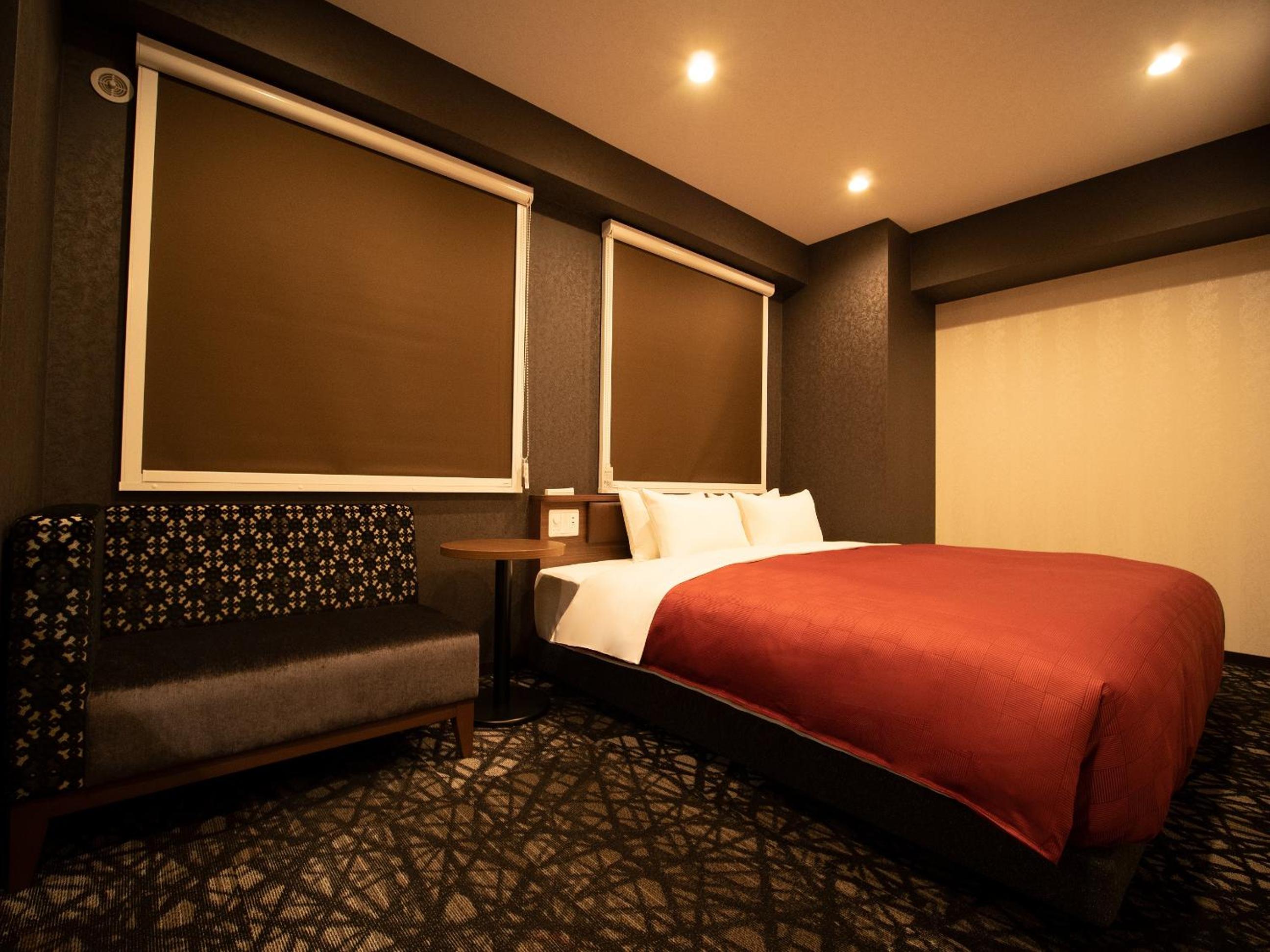 Deluxe King Room - Photo 31