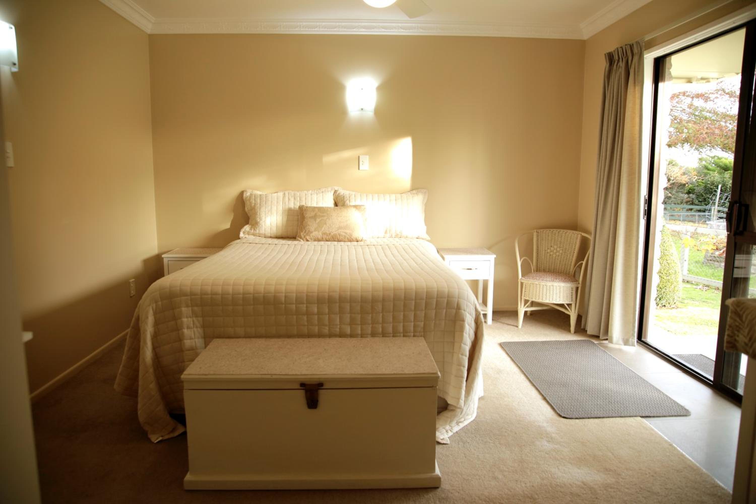 Deluxe Queen Room - Photo 1