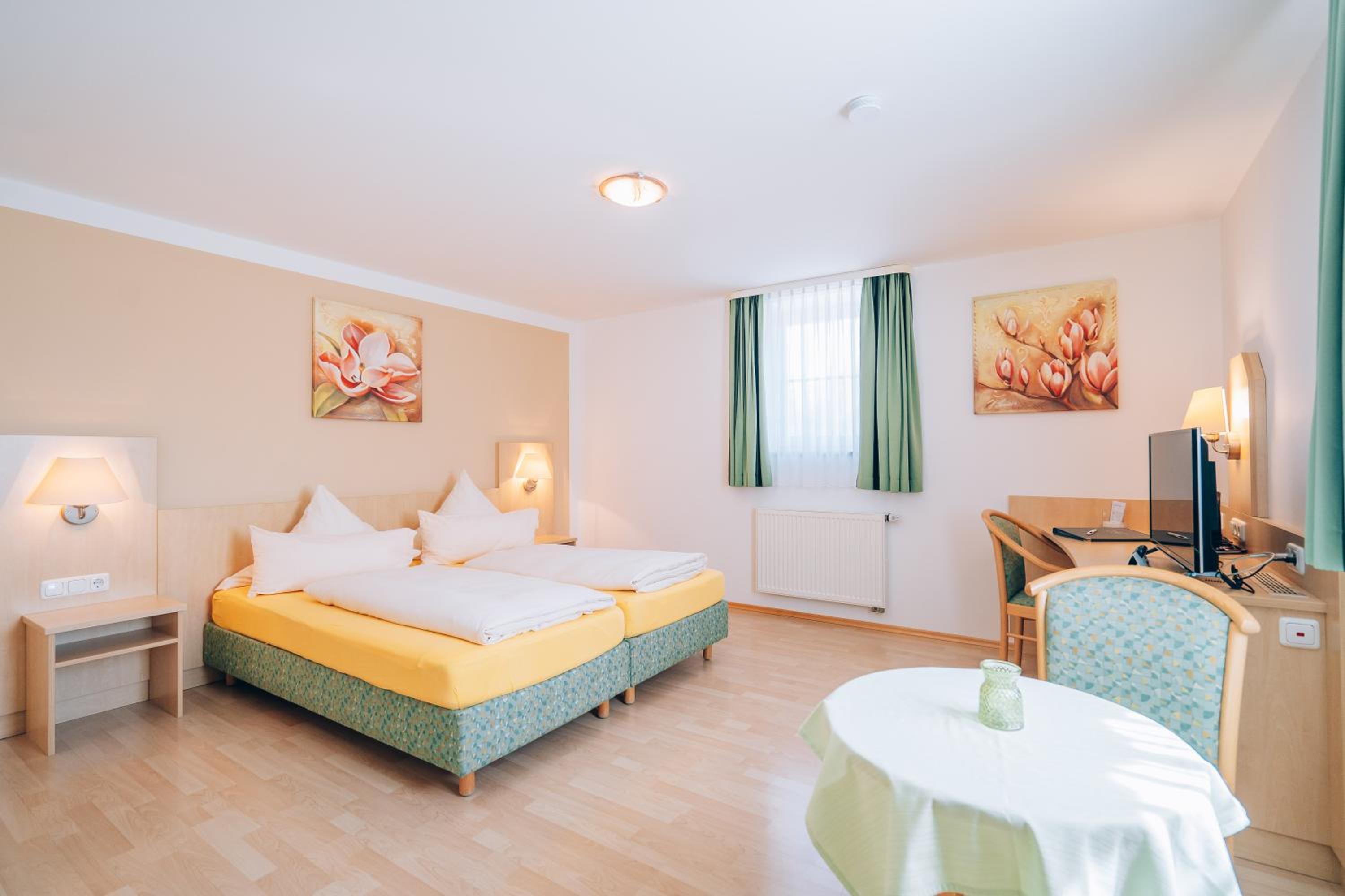 Standard Double Room - Photo 1