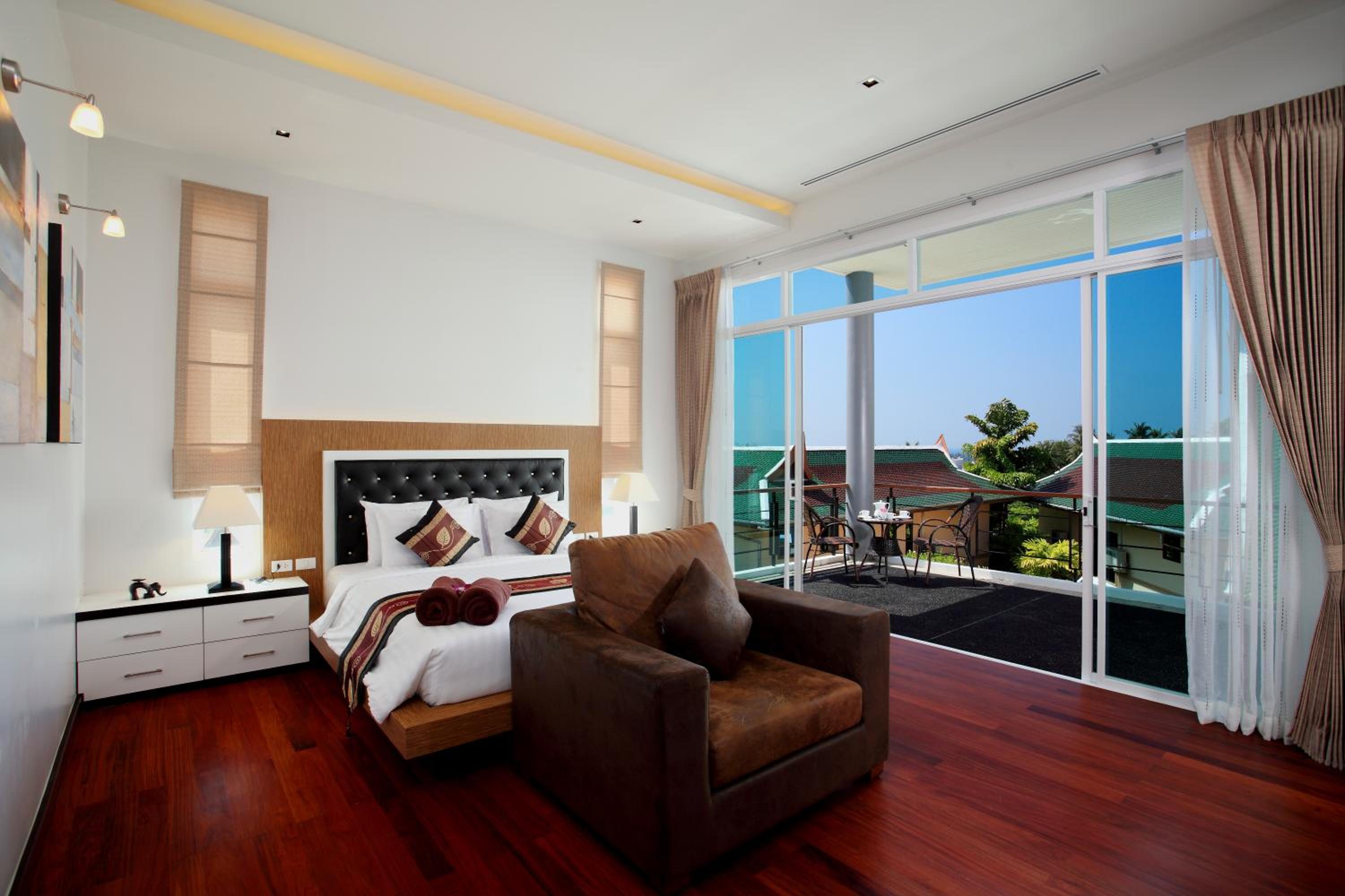 Four-Bedroom Modern Style Villa with Private Pool photo 1