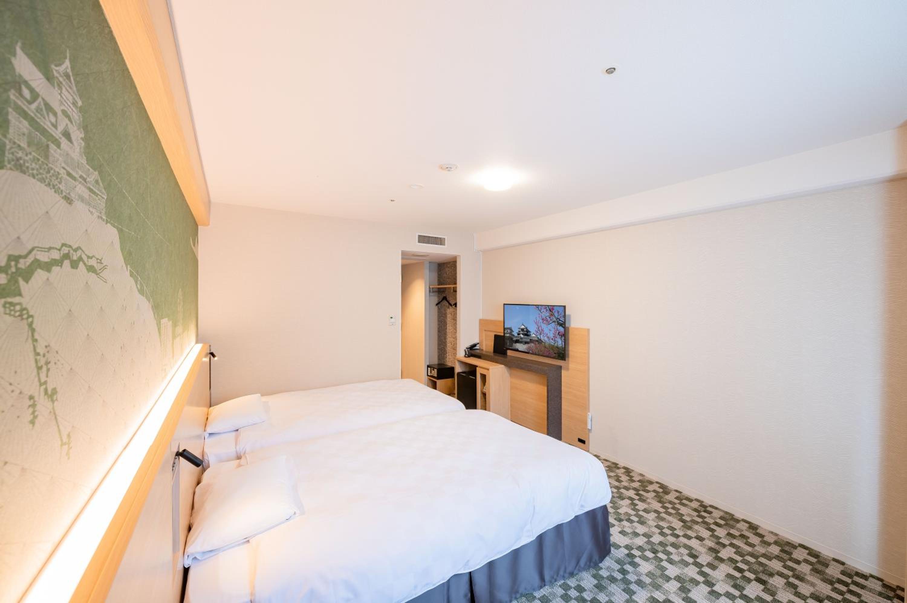 Renovated Moderate Twin Room - Non-Smoking photo 2