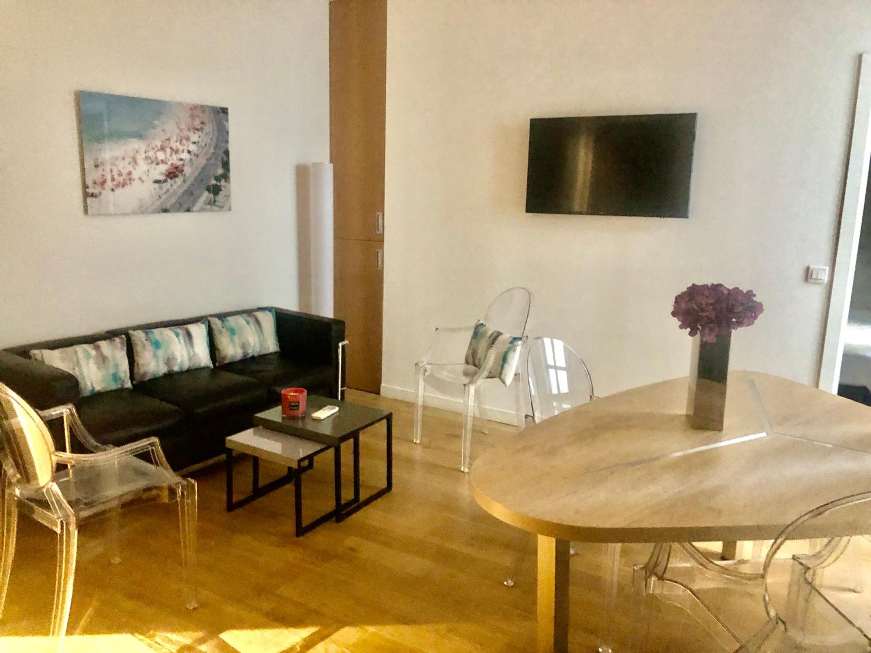 Three-Bedroom Apartment - 41 rue Felix Faure