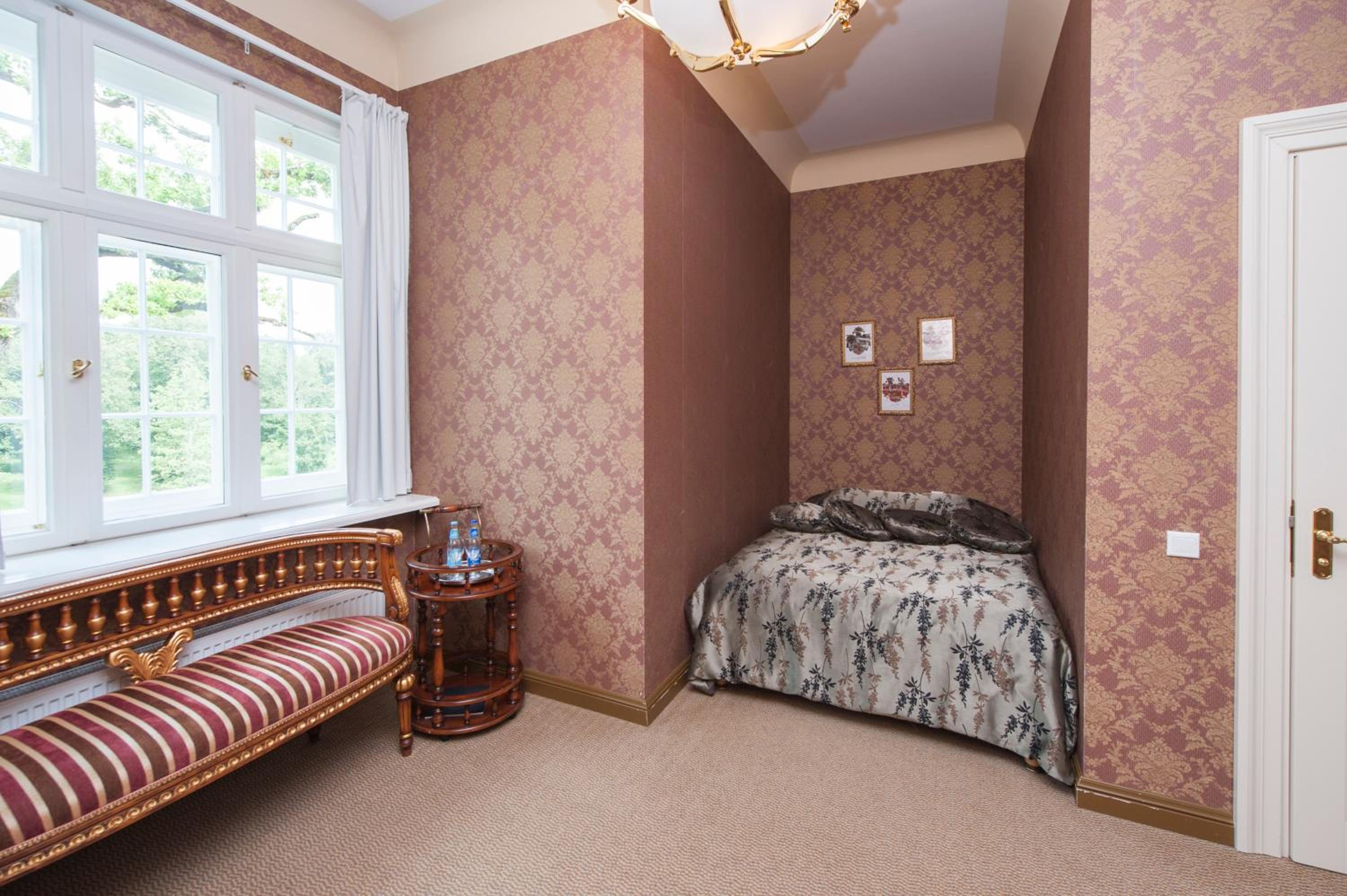 Basic Double Room photo 2
