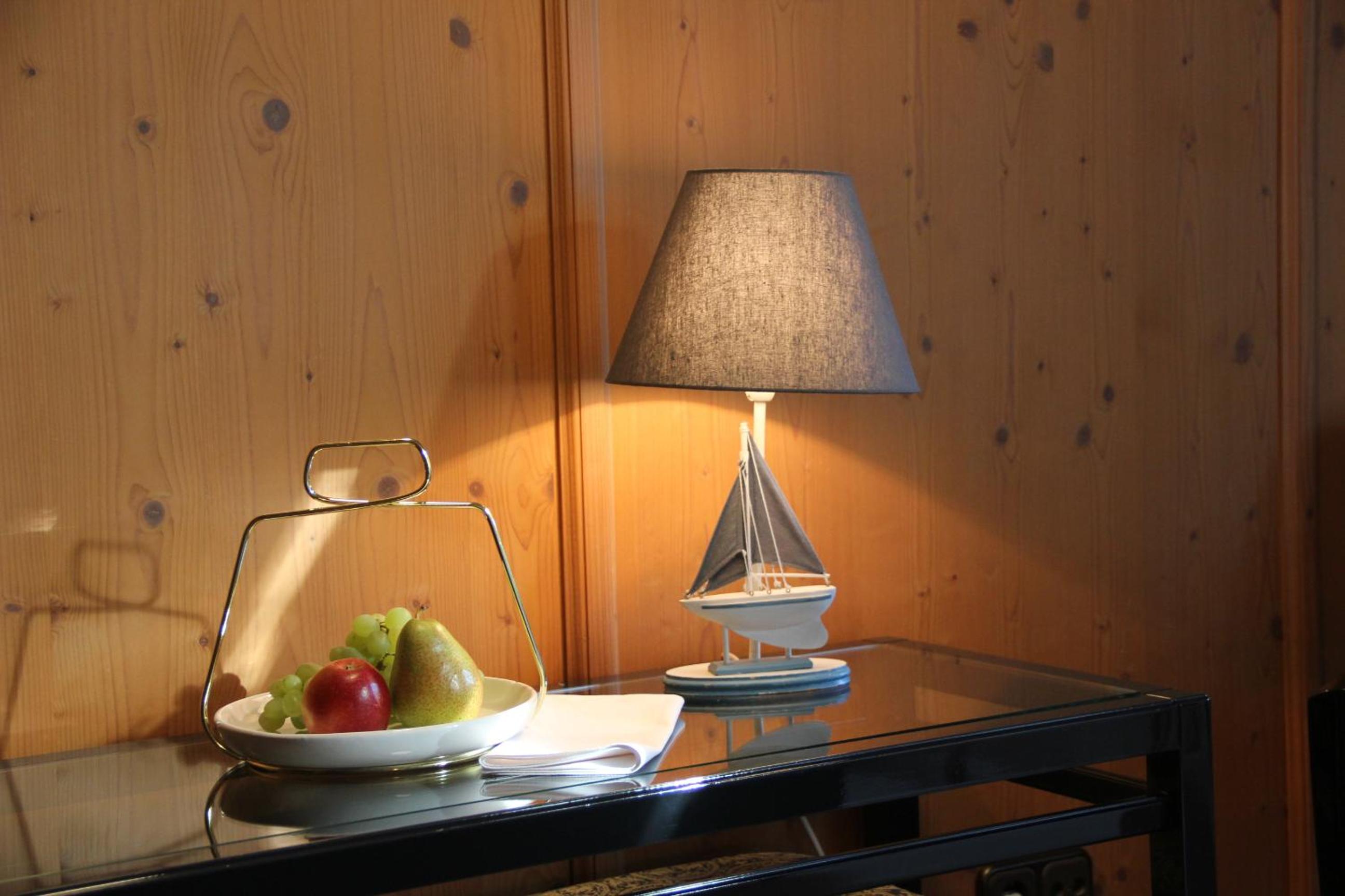 Double Room with Balcony - Photo 9