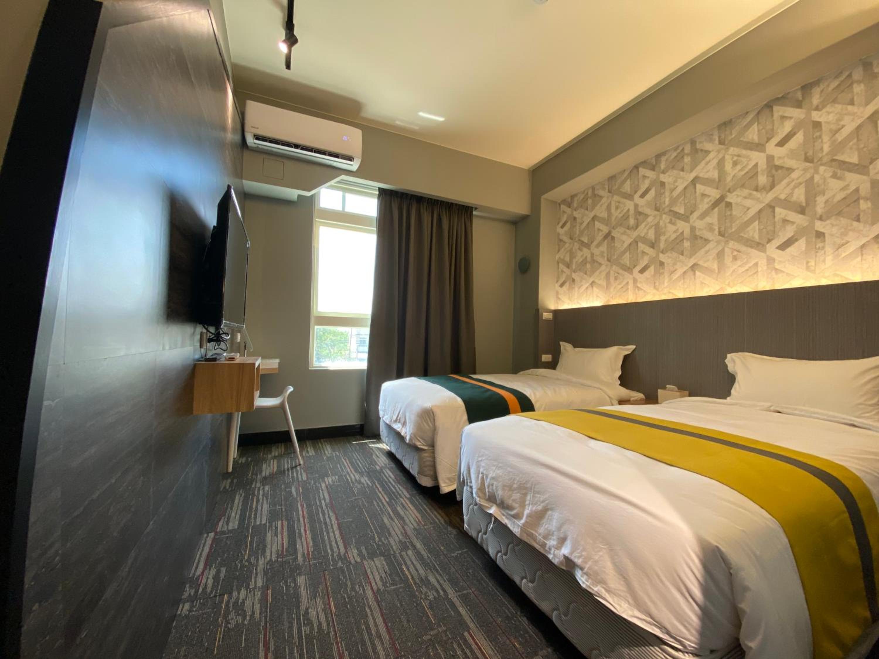 Three-Bedroom Apartment - Photo 8