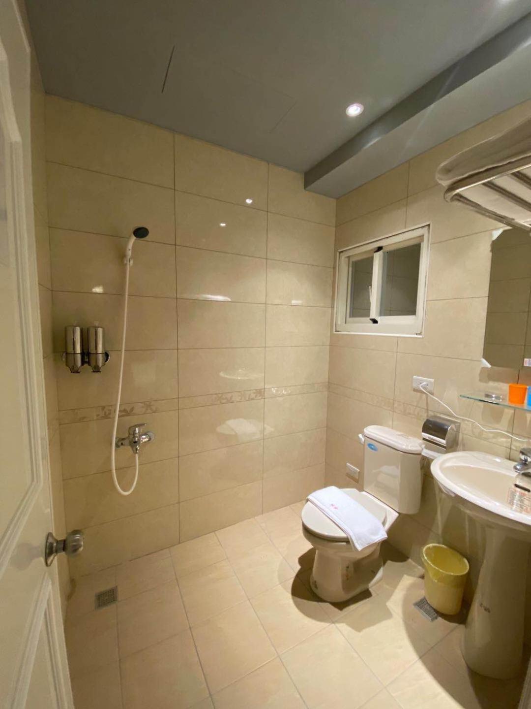 Three-Bedroom Apartment - Photo 9