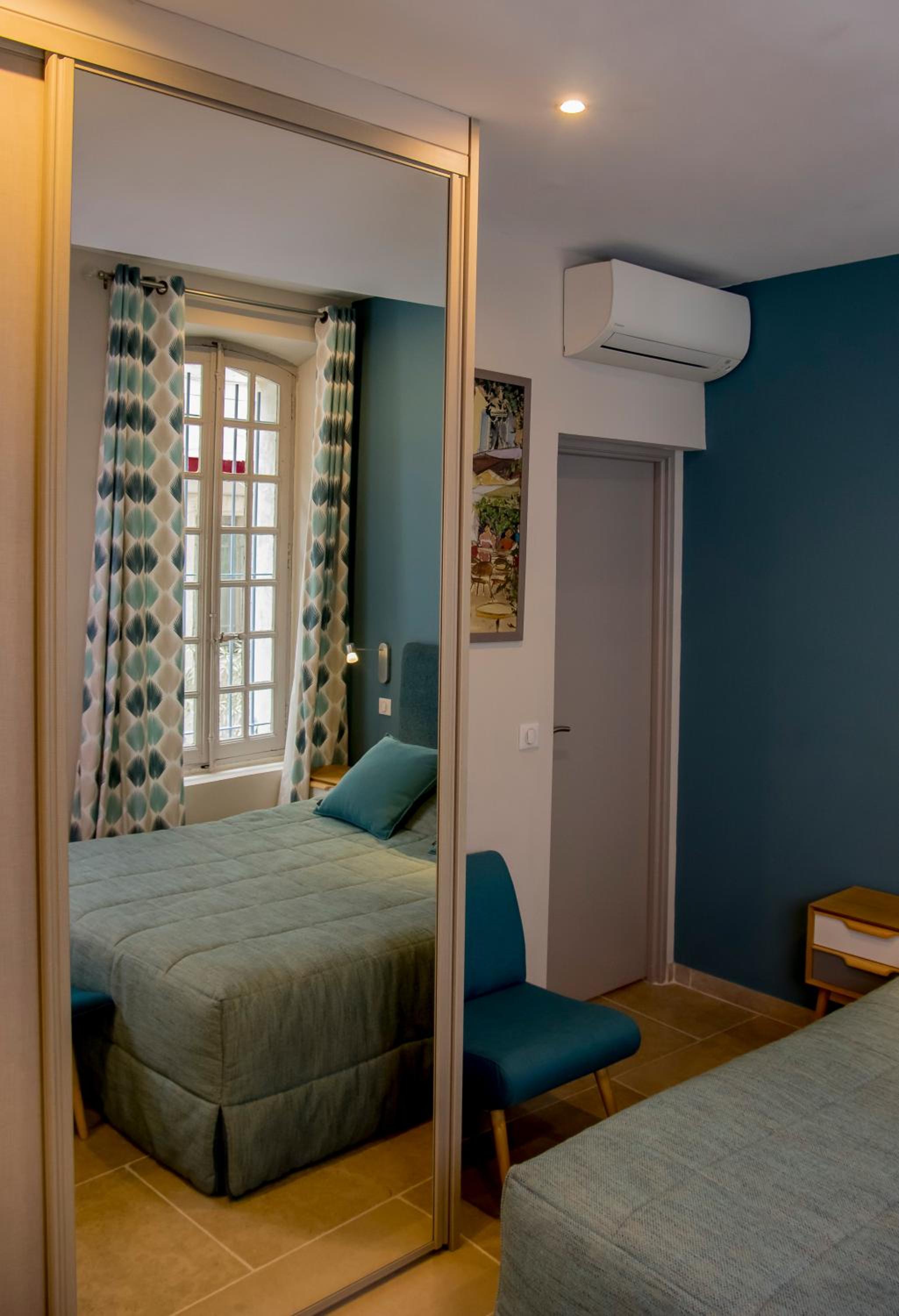 Suite - Photo 8