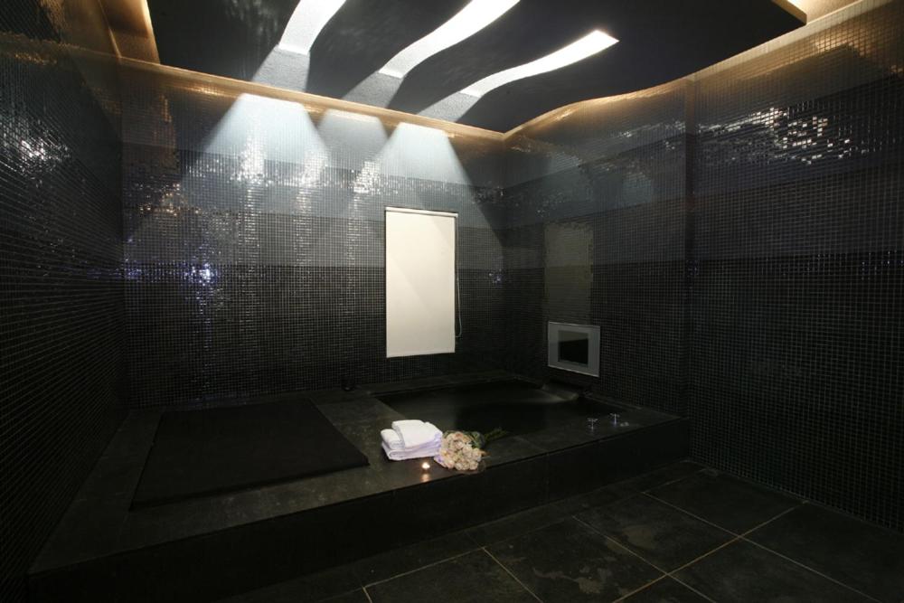 Deluxe Double Room with Spa Bath (Check-in after 20:00) - Photo 3