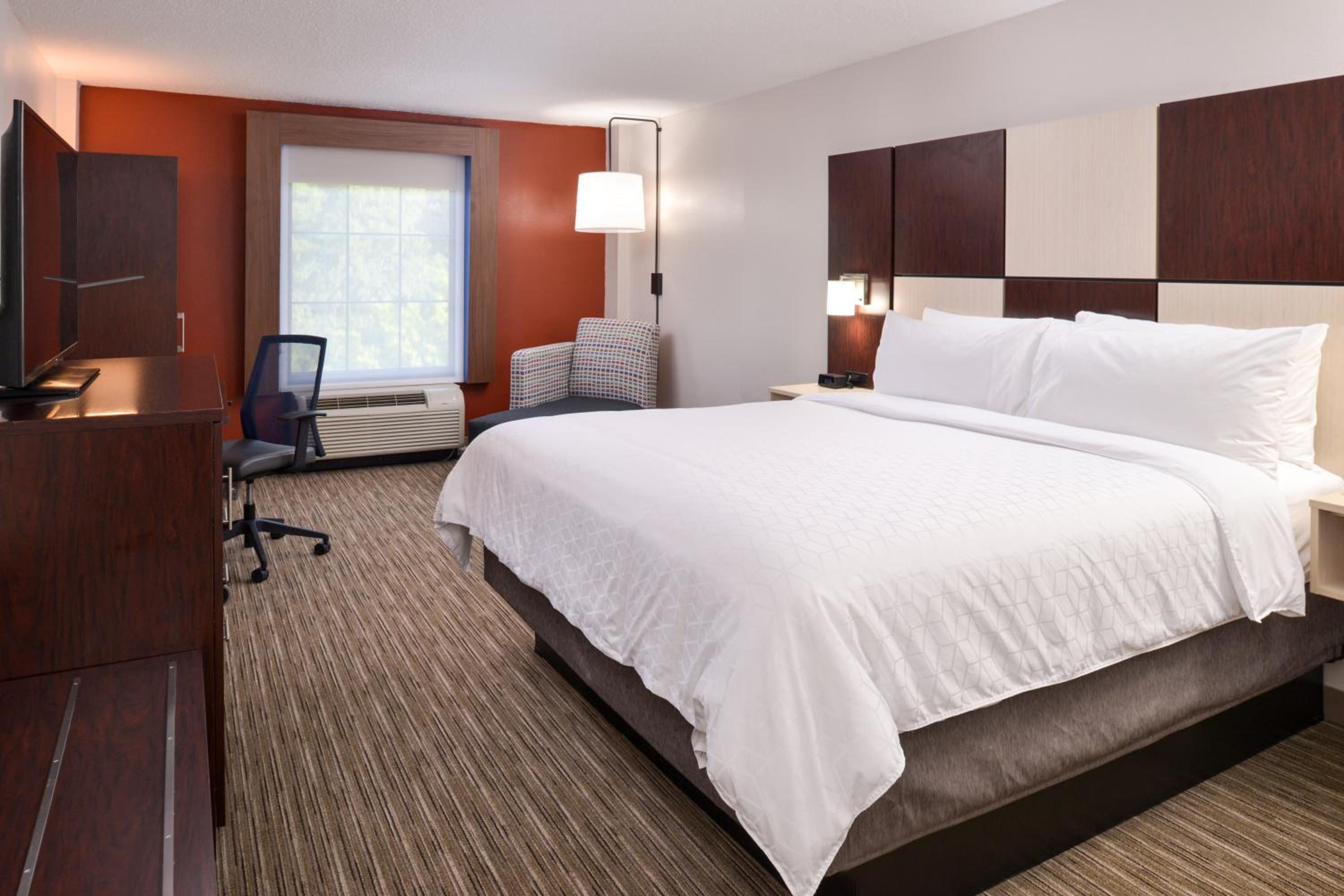 Standard King Room - Photo 3