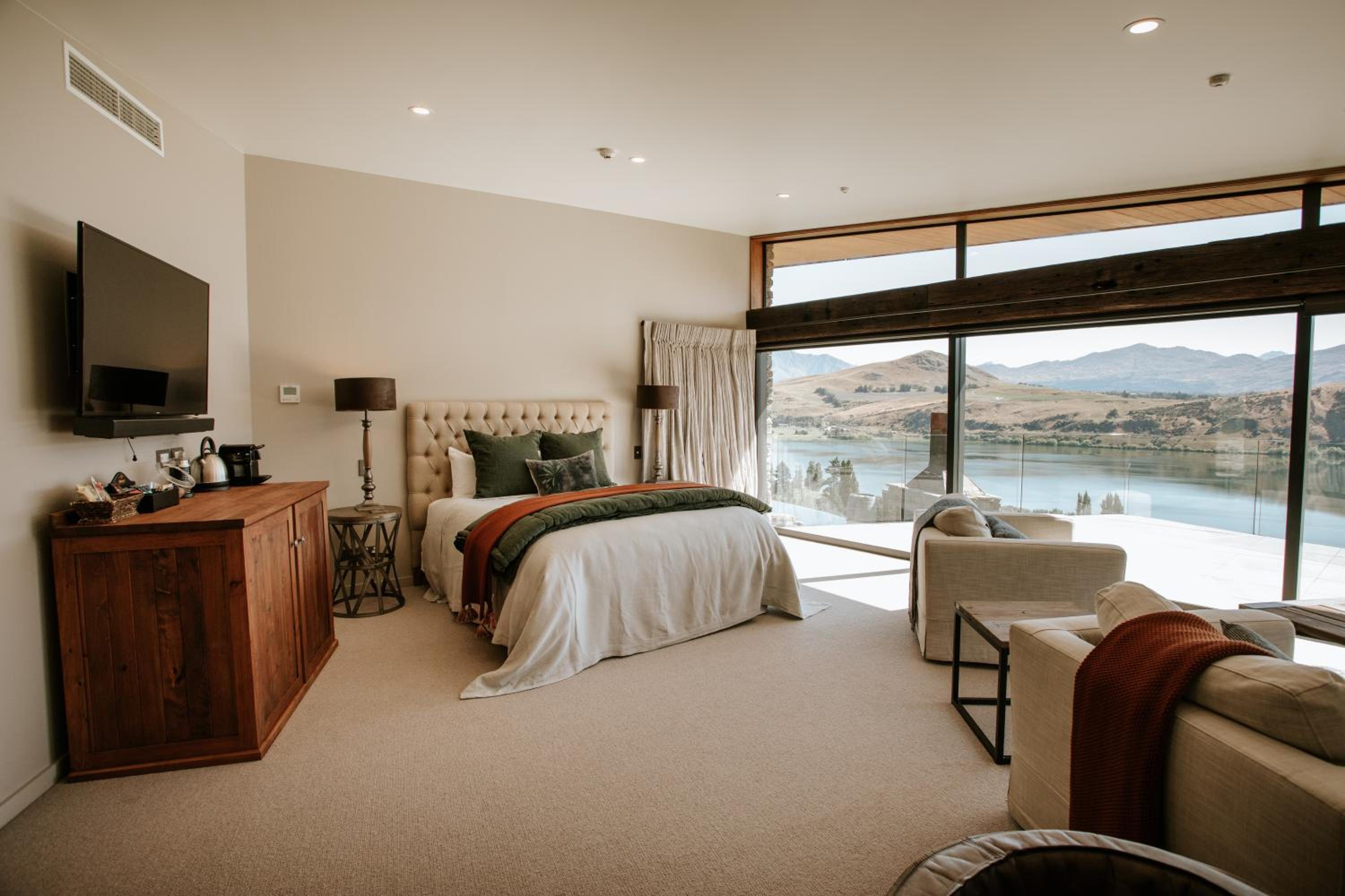 Retreat Suite photo 2