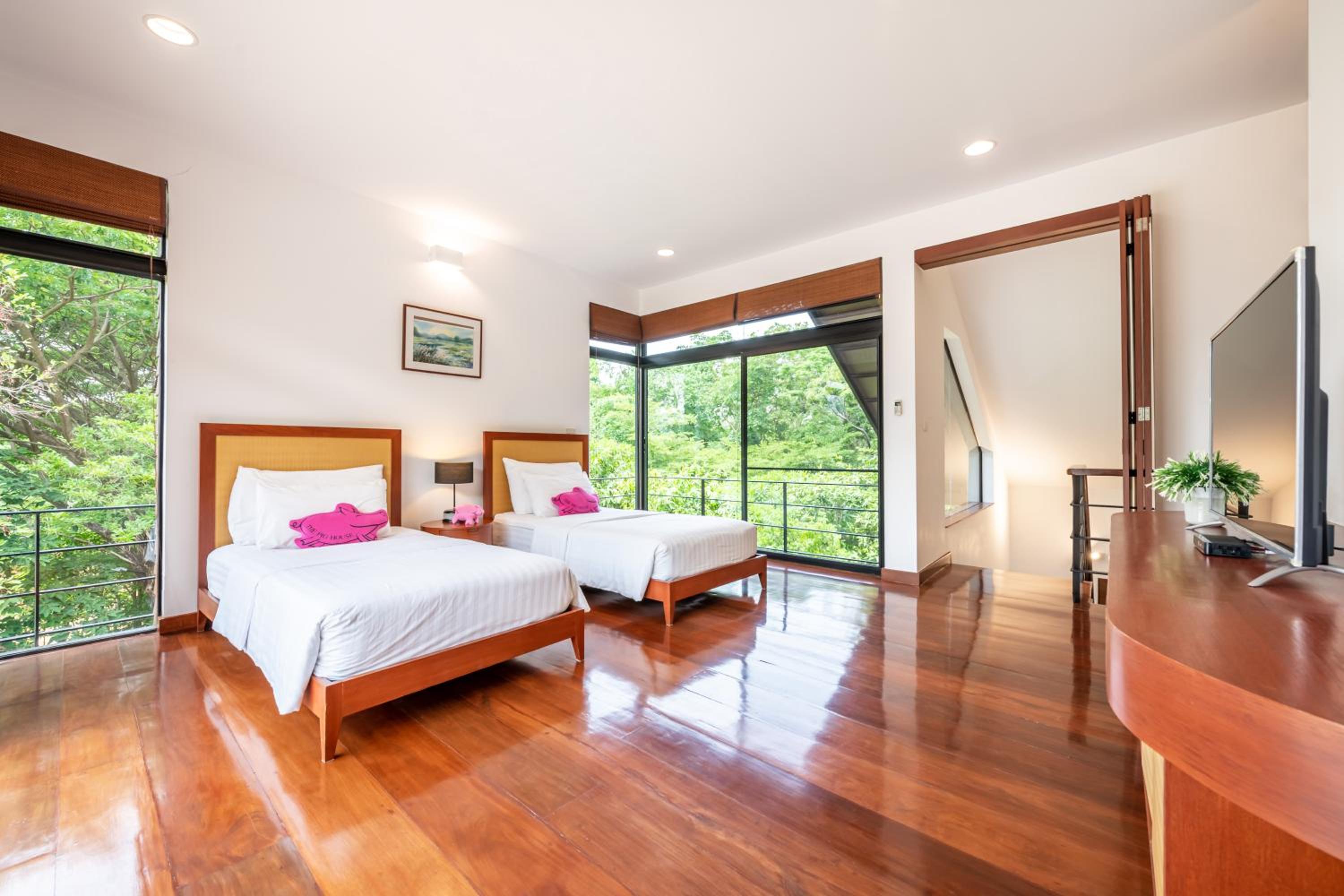 Twin Room with Mountain View - Photo 1