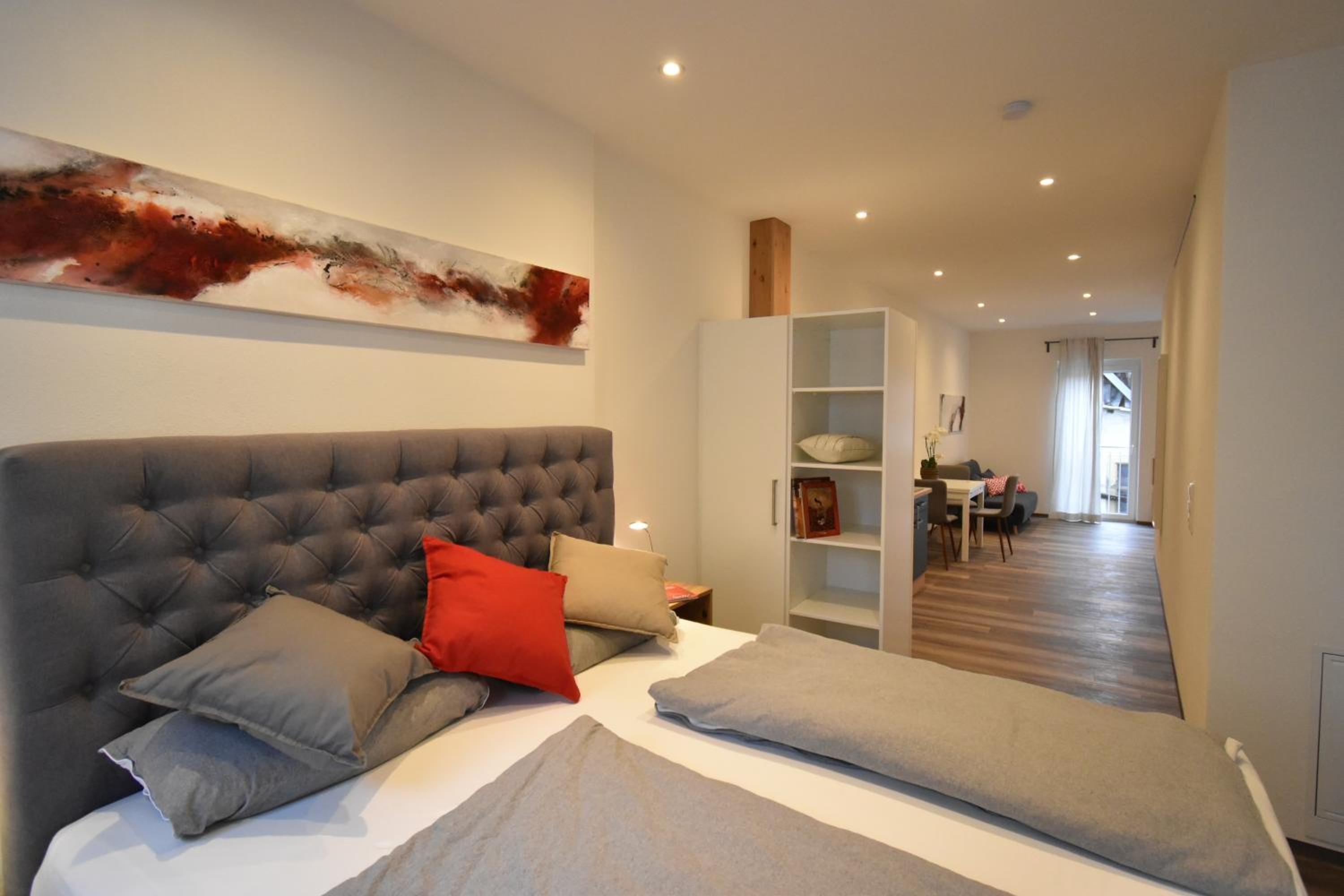 Apartment photo 2