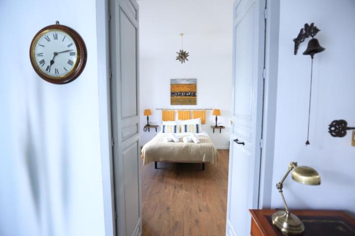 Seven-Bedroom House photo 3
