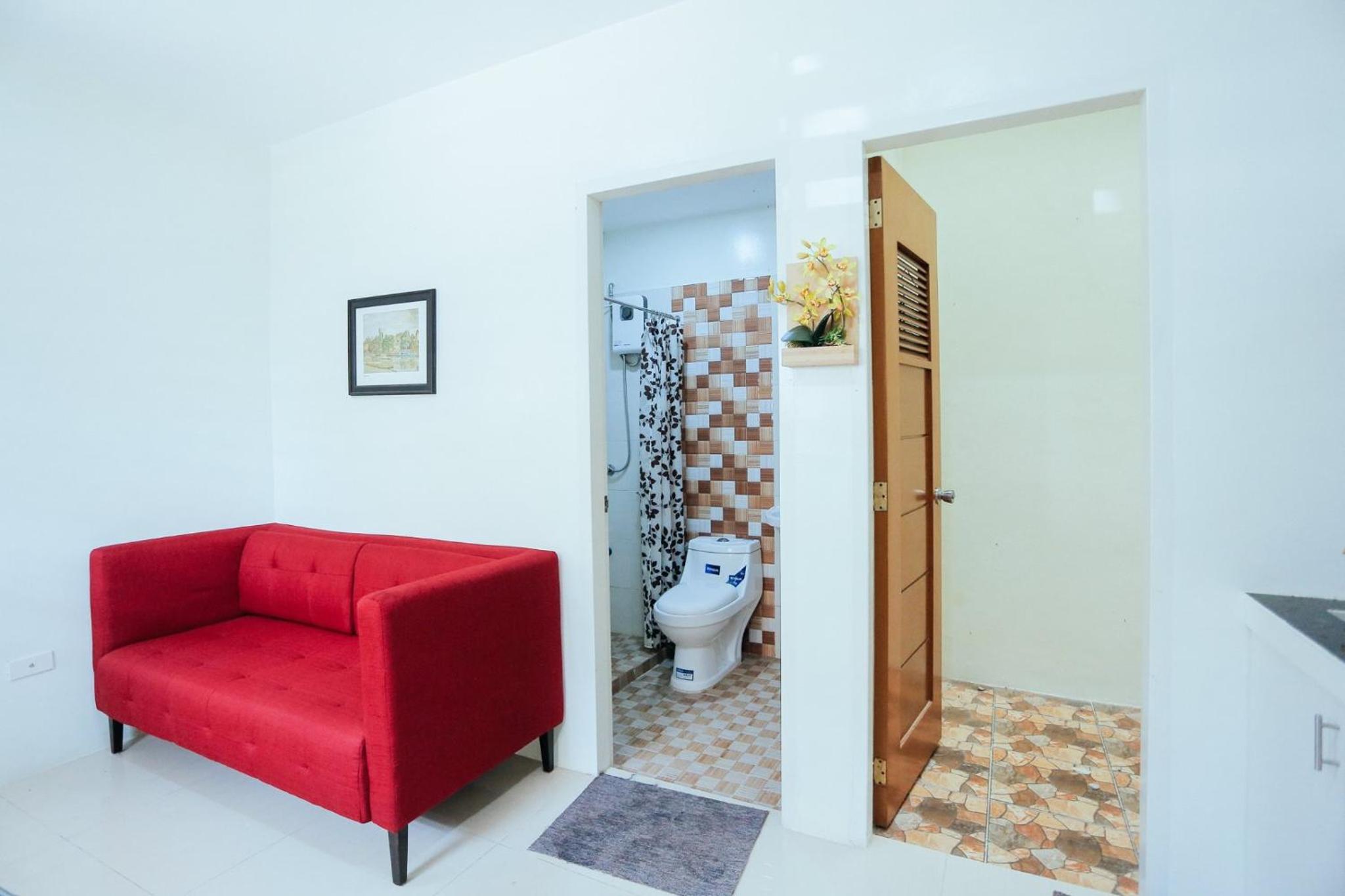 One-Bedroom Apartment - Photo 6
