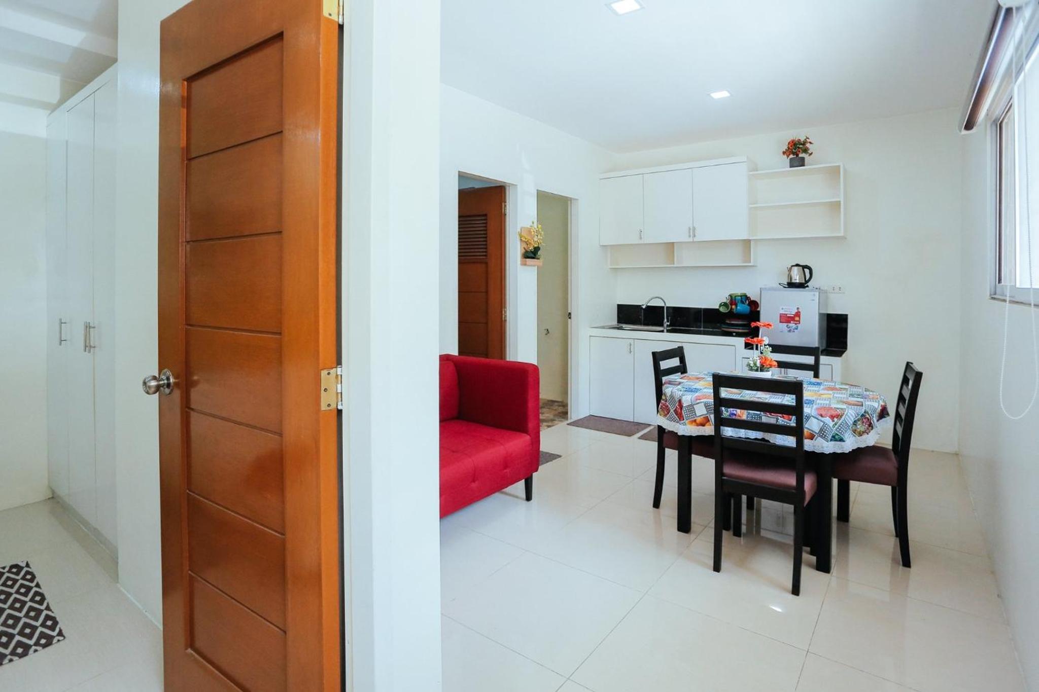 One-Bedroom Apartment - Photo 10