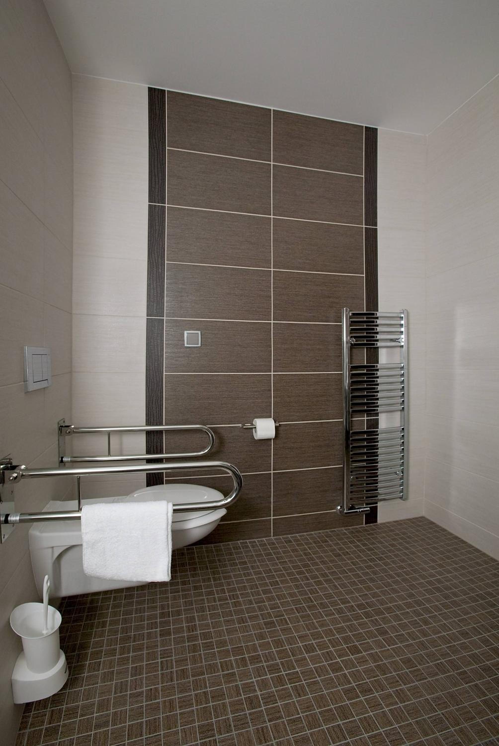Double Room - Disability Access photo 3