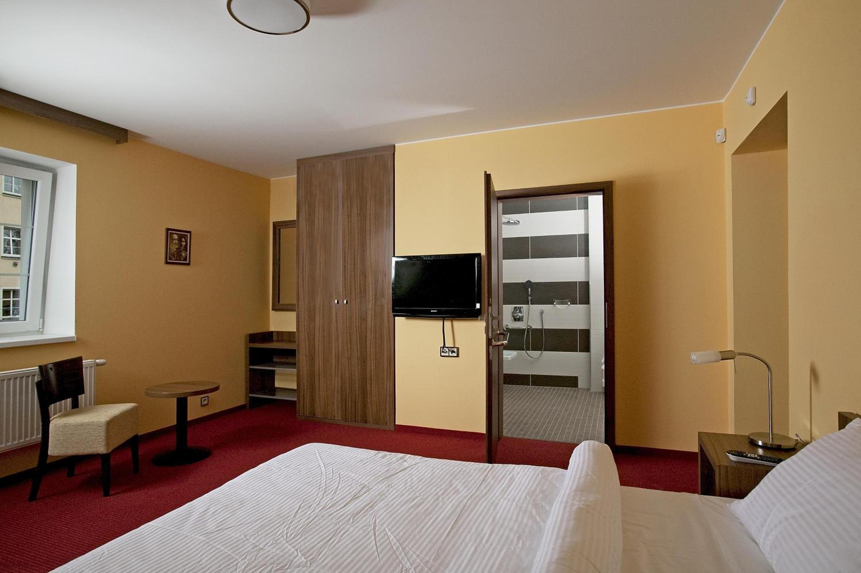 Double Room - Disability Access photo 1