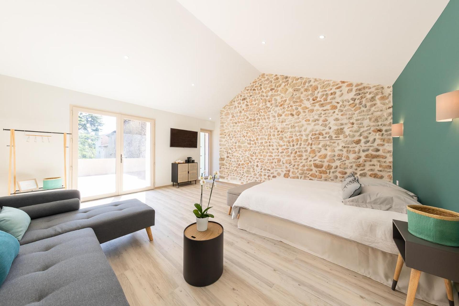 Family Room with Terrace photo 3