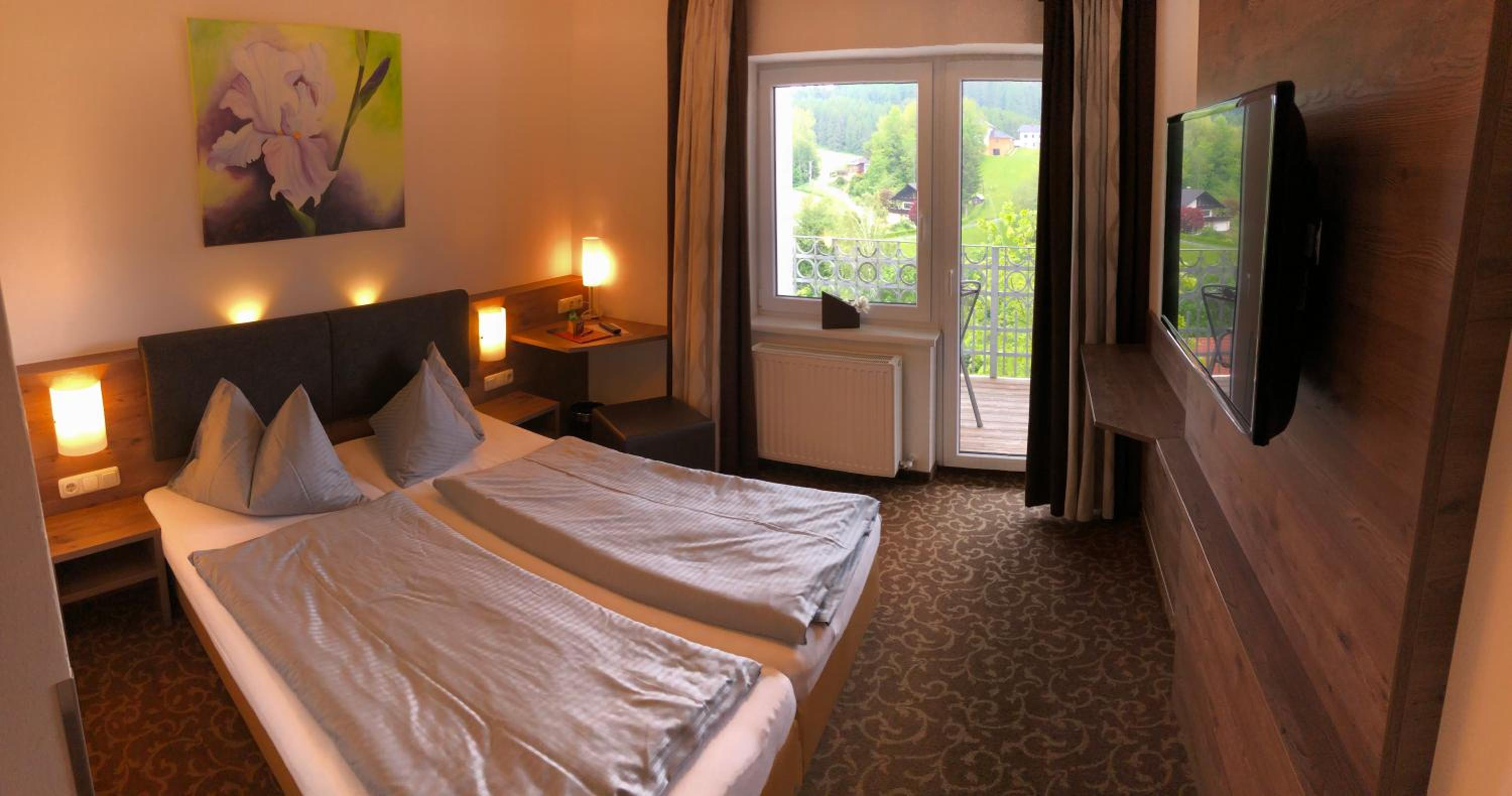 Double Room with Balcony - Photo 4