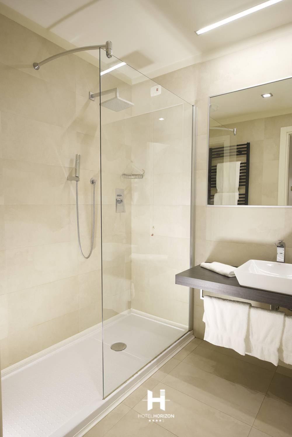 Standard Double or Twin Room - Photo 4