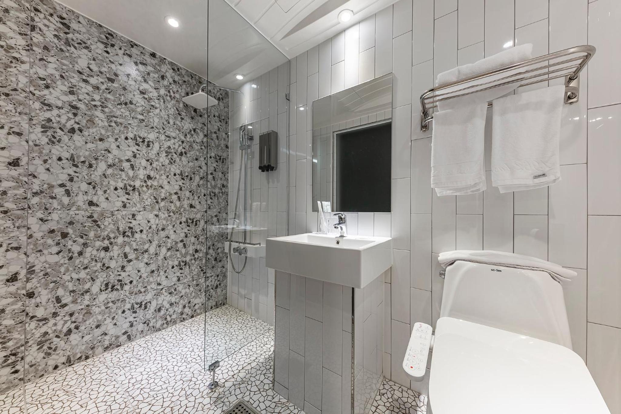 Business Double Room - Photo 4