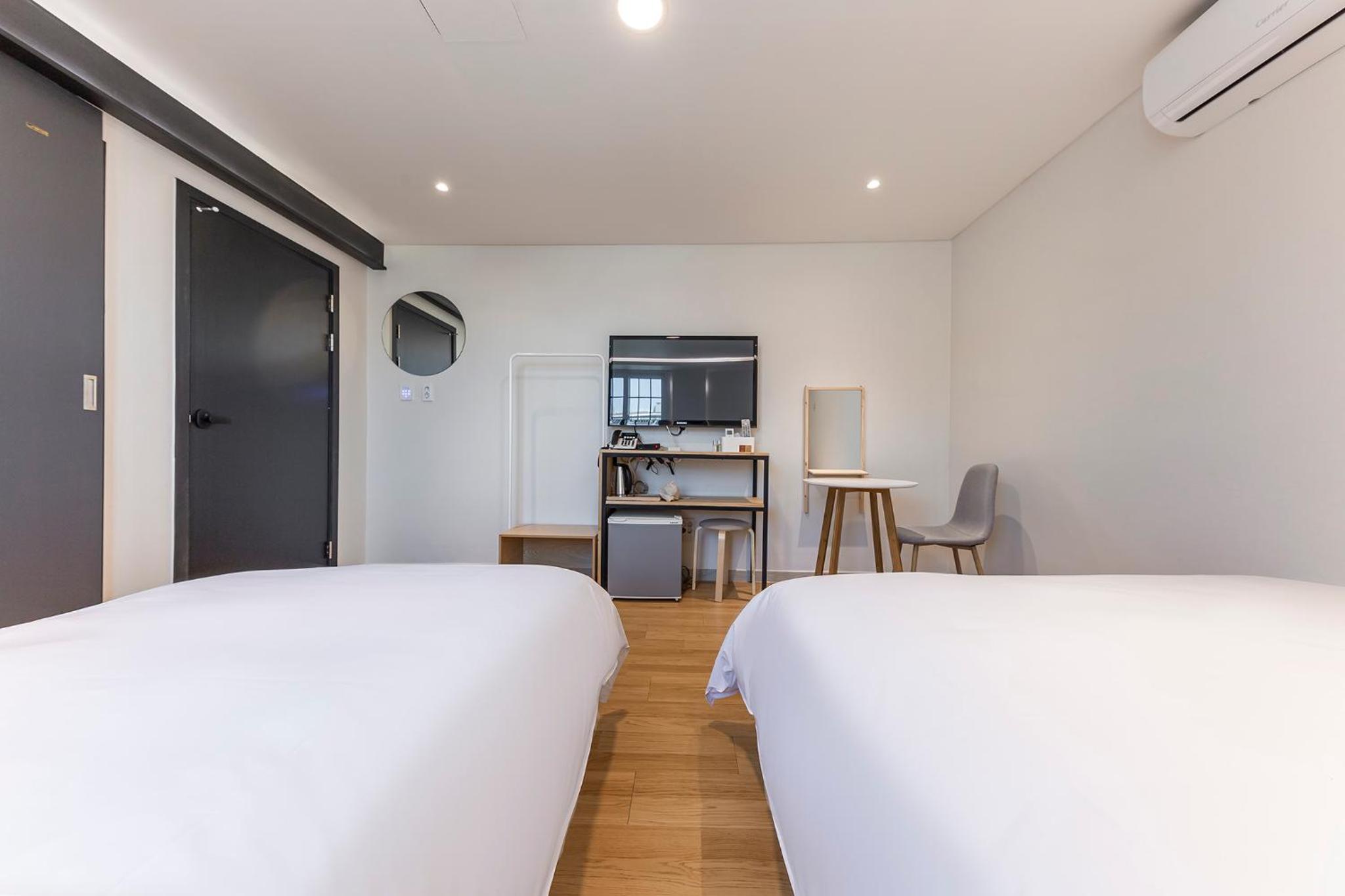 Deluxe Twin Room - Photo 2